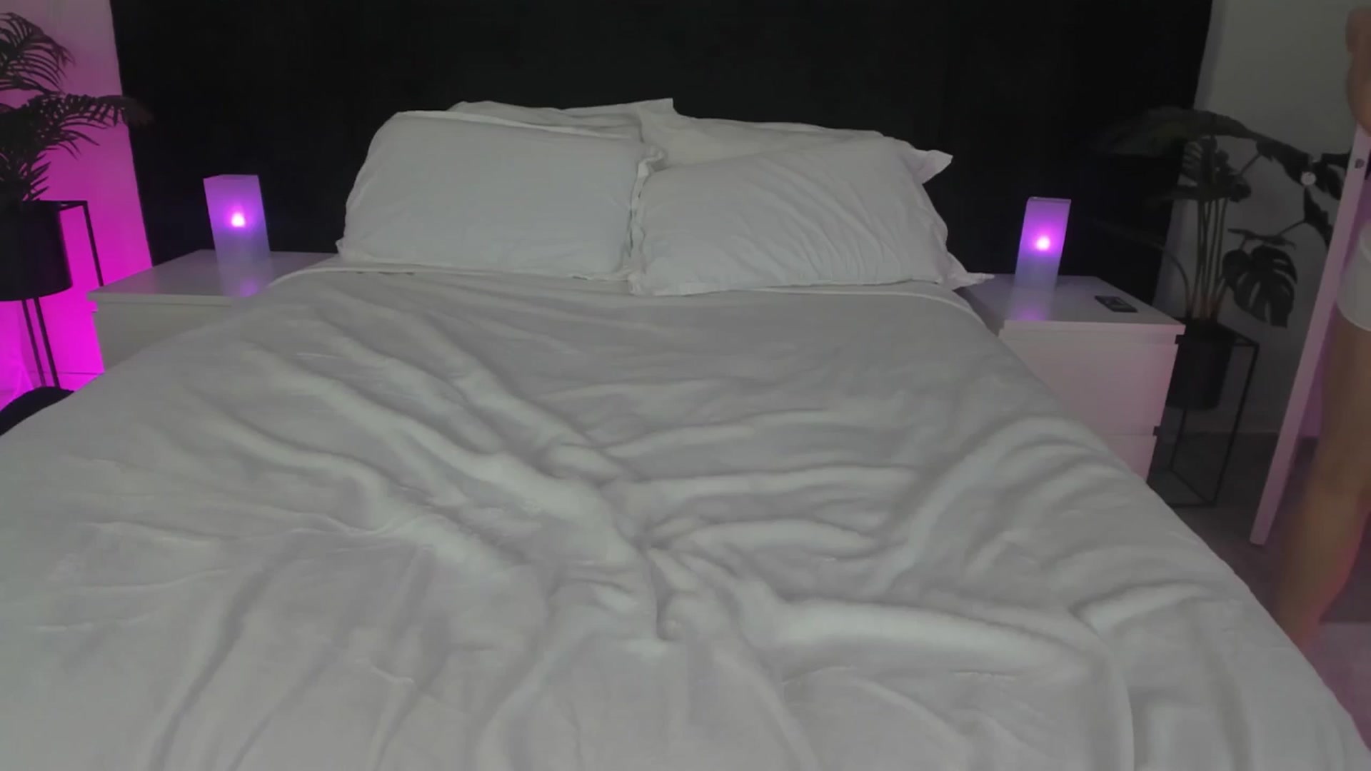 Gallery image thumbnail from ARIAllure's myfreecams stream on, 02/09/2025, 03:53 image 18 of 20