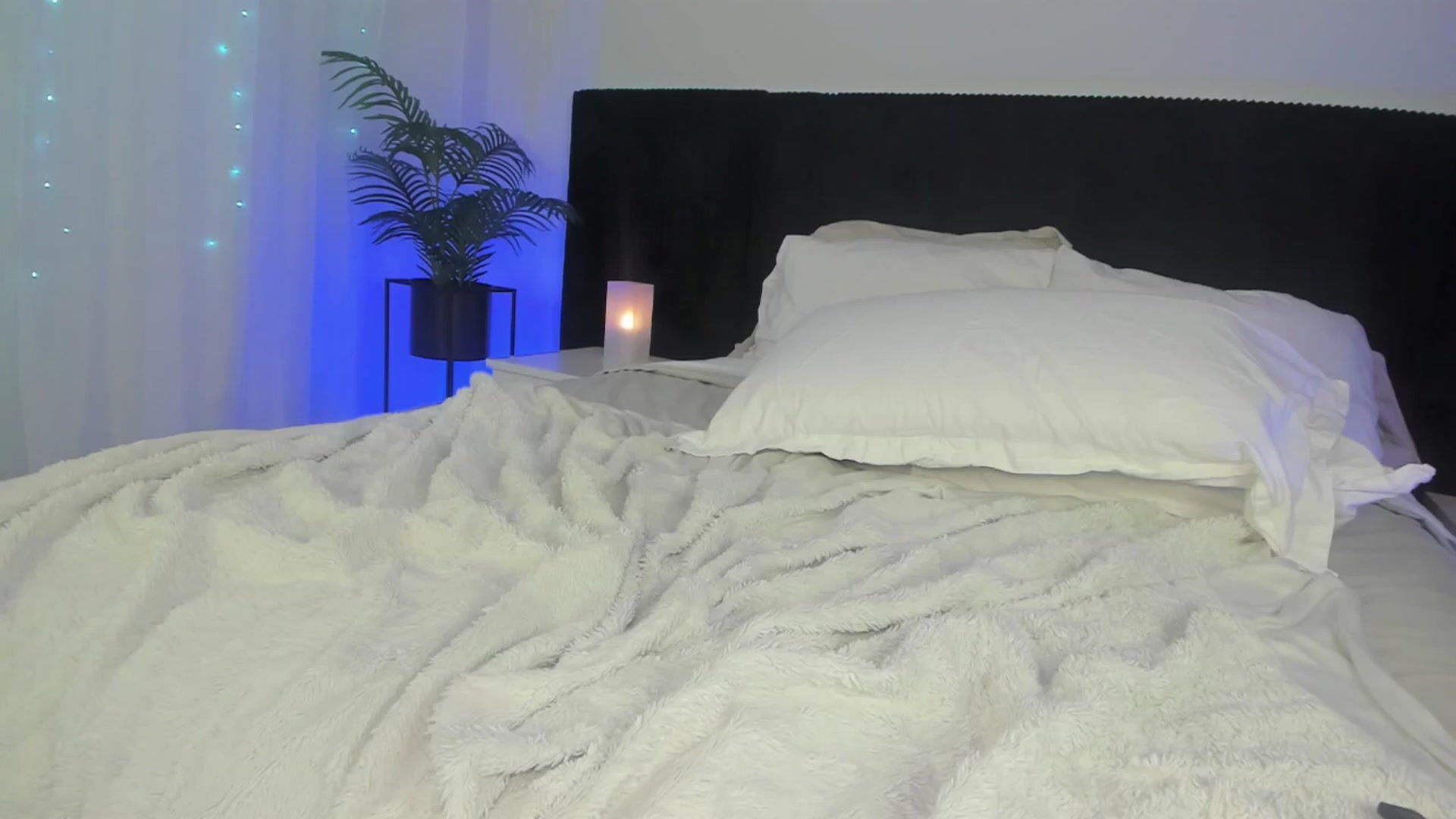 Gallery image thumbnail from ARIAllure's myfreecams stream on, 03/09/2025, 02:56 image 12 of 20
