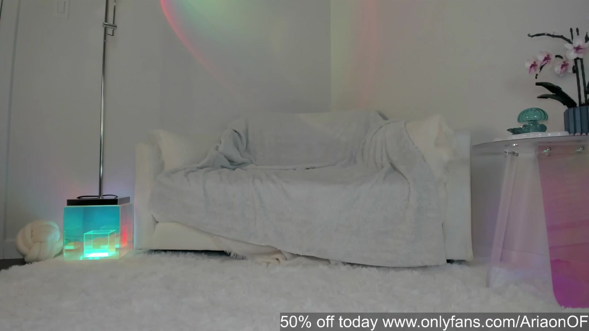Gallery image thumbnail from ARIAllure's myfreecams stream on, 03/13/2025, 04:03 image 9 of 20