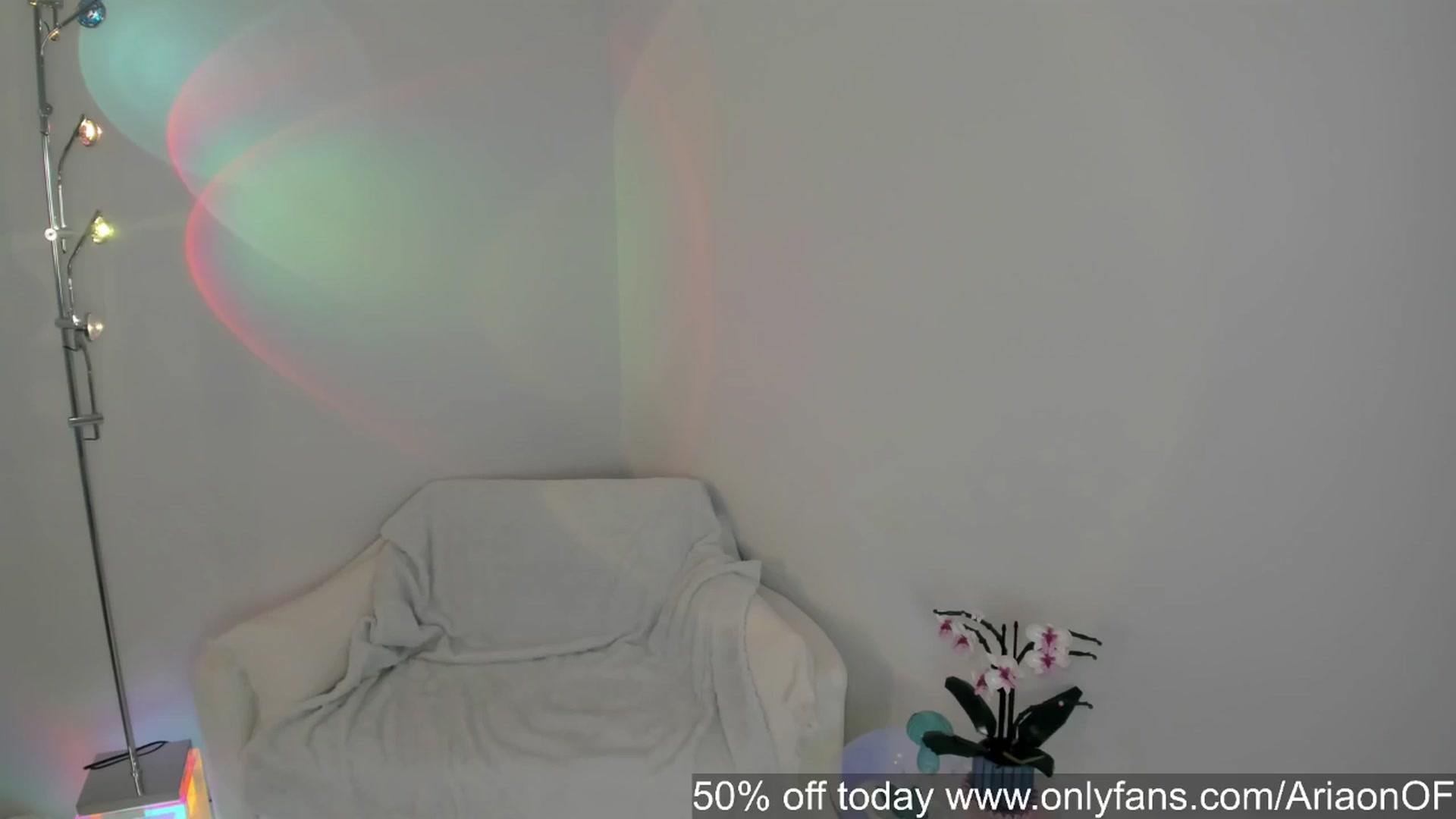 Gallery image thumbnail from ARIAllure's myfreecams stream on, 03/13/2025, 04:03 image 5 of 20