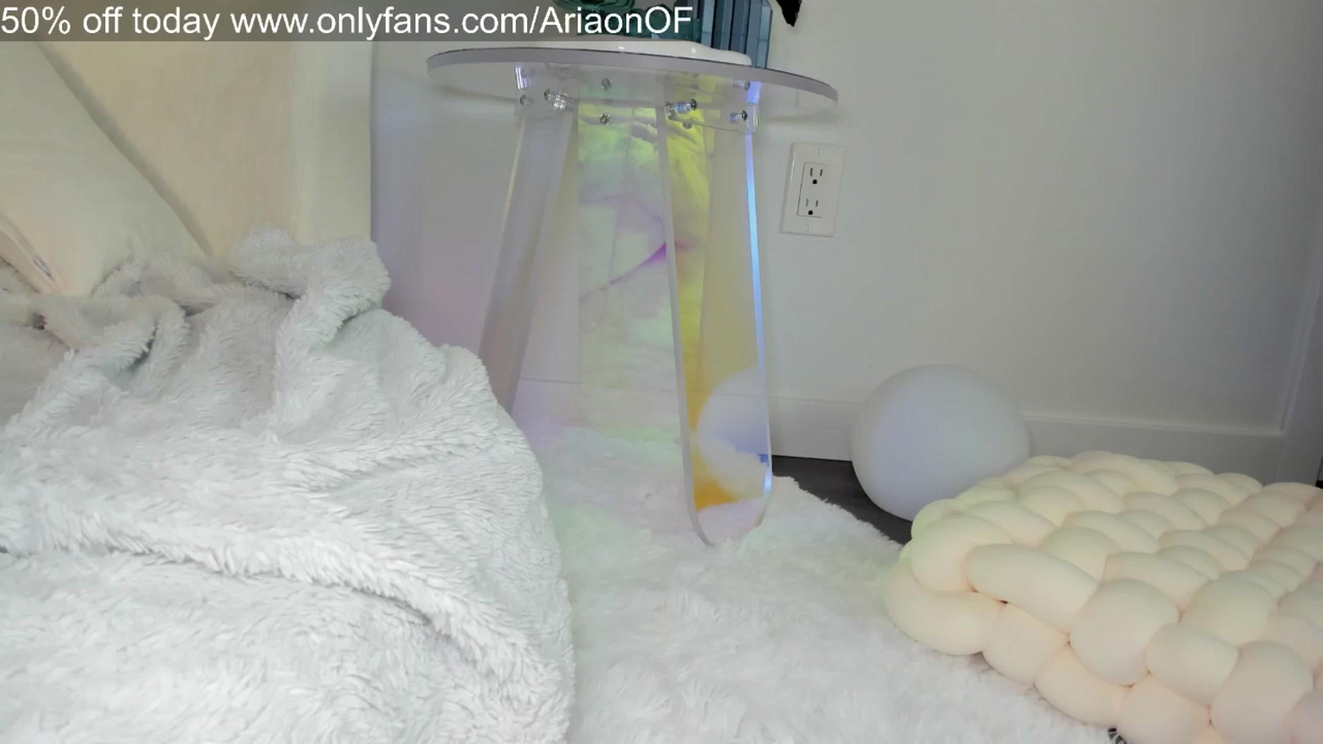 Gallery image thumbnail from ARIAllure's myfreecams stream on, 03/13/2025, 04:03 image 17 of 20
