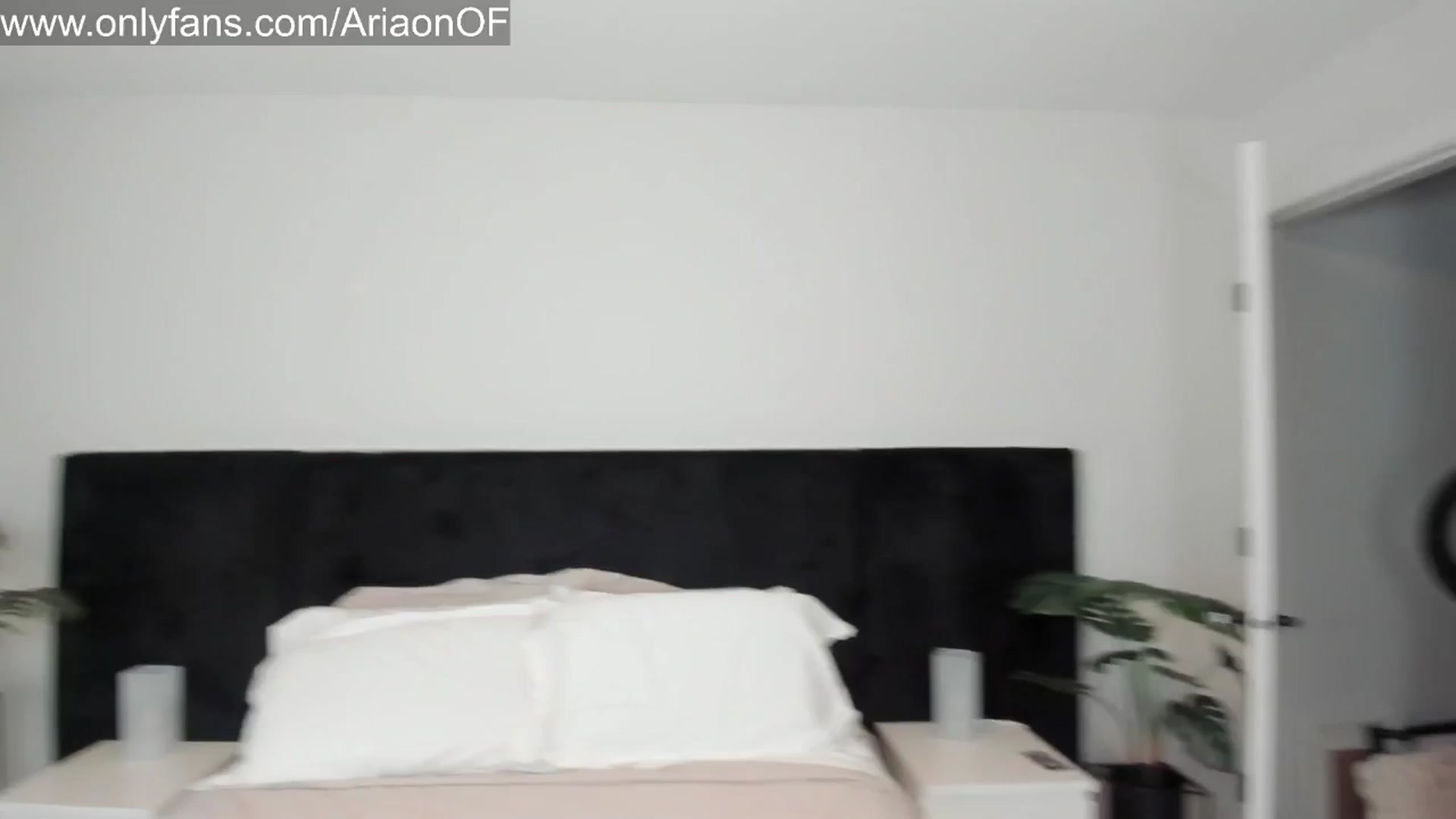 Gallery image thumbnail from ARIAllure's myfreecams stream on, 03/29/2025, 01:09 image 2 of 20
