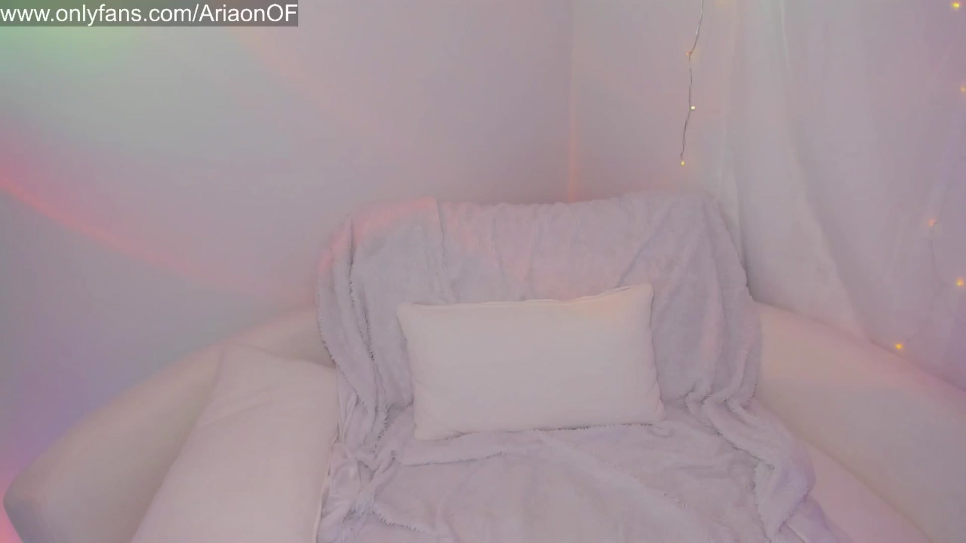 Gallery image thumbnail from ARIAllure's myfreecams stream on, 07/17/2025, 04:44 image 3 of 20
