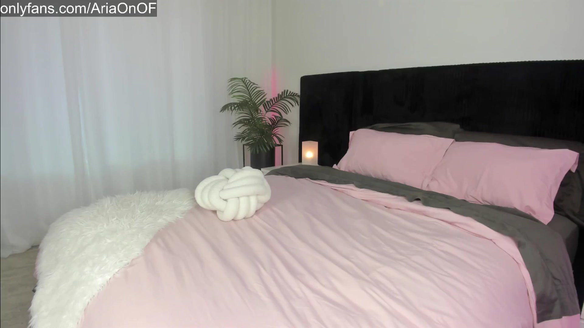 Gallery image thumbnail from ARIAllure's myfreecams stream on, 07/26/2025, 02:25 image 15 of 20