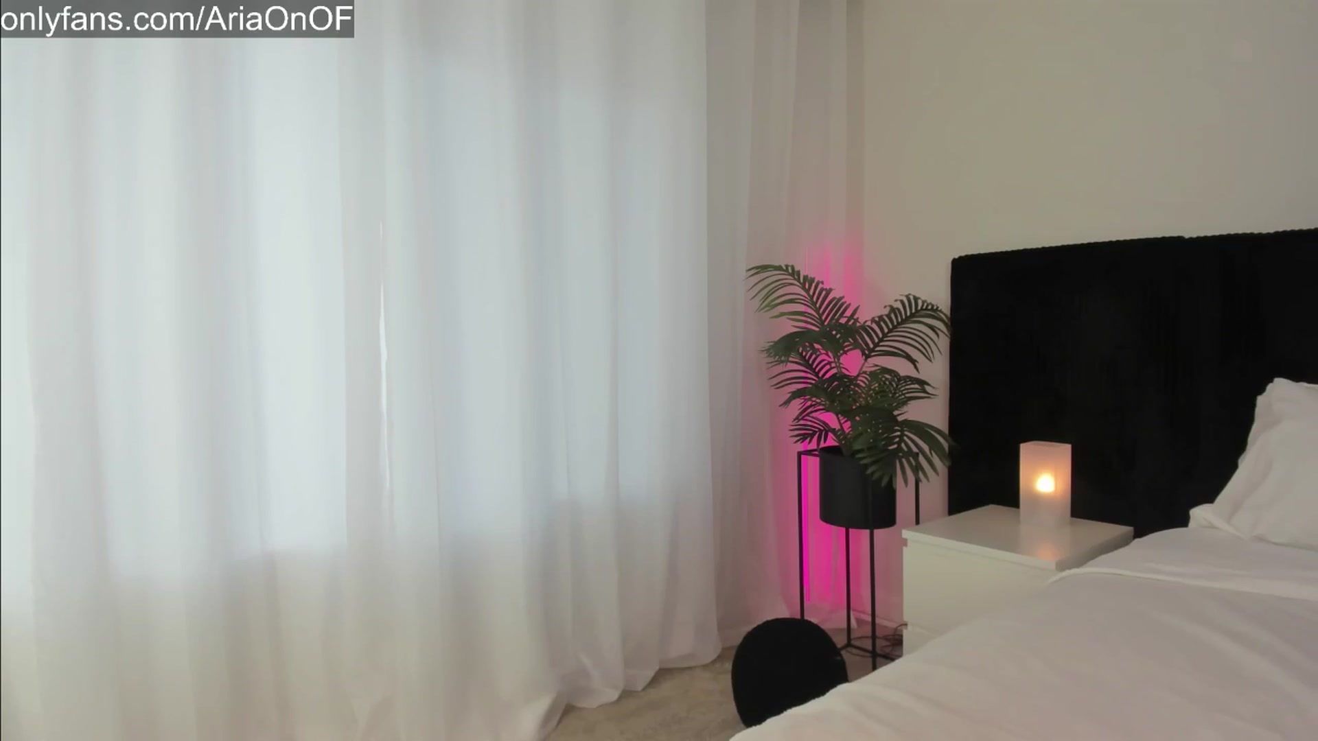 Gallery image thumbnail from ARIAllure's myfreecams stream on, 08/01/2025, 02:48 image 11 of 20
