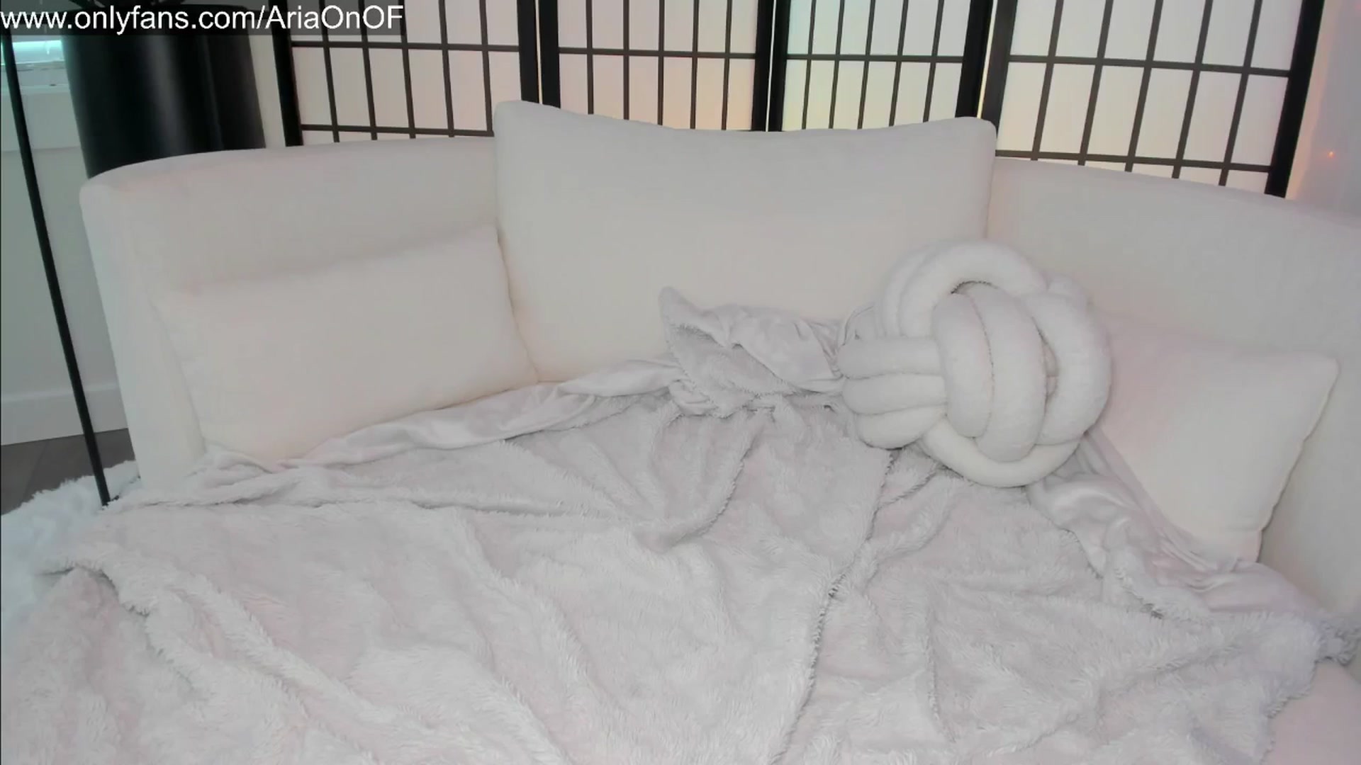 Gallery image thumbnail from ARIAllure's myfreecams stream on, 08/11/2025, 24:37 image 20 of 20
