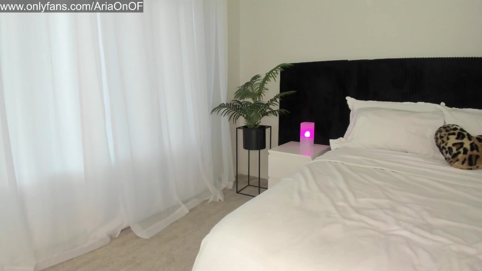 Gallery image thumbnail from ARIAllure's myfreecams stream on, 09/17/2025, 01:14 image 20 of 20