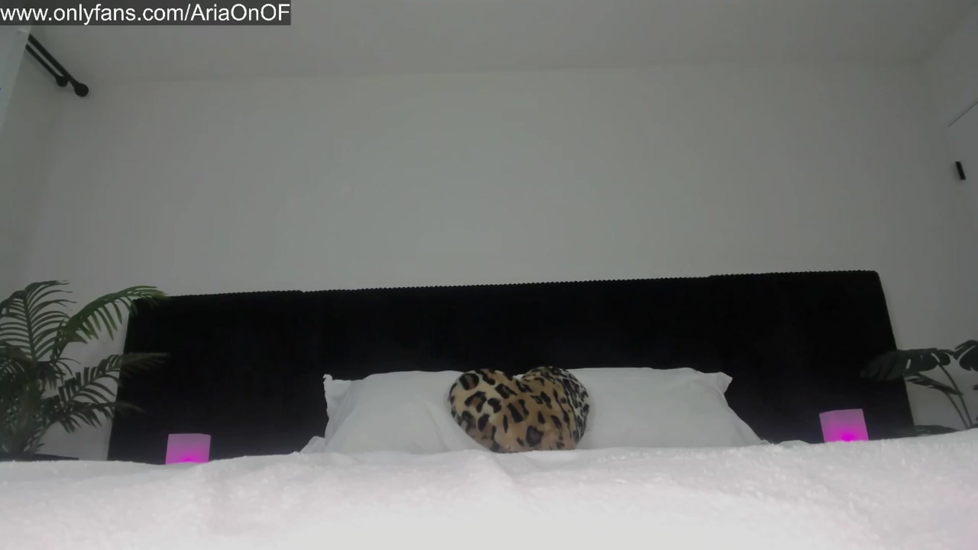 Gallery image thumbnail from ARIAllure's myfreecams stream on, 09/22/2025, 01:14 image 18 of 20