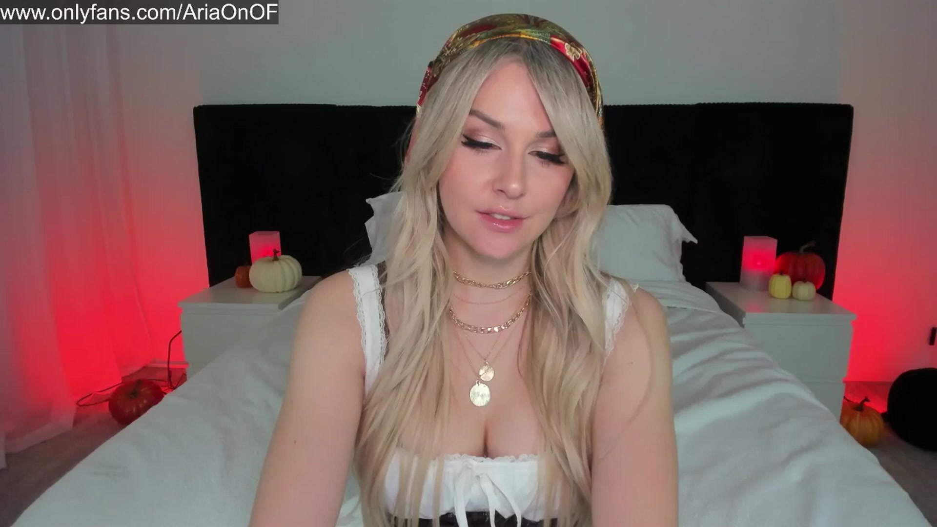 Gallery image thumbnail from ARIAllure's myfreecams stream on, 10/15/2025, 01:43 image 1 of 20