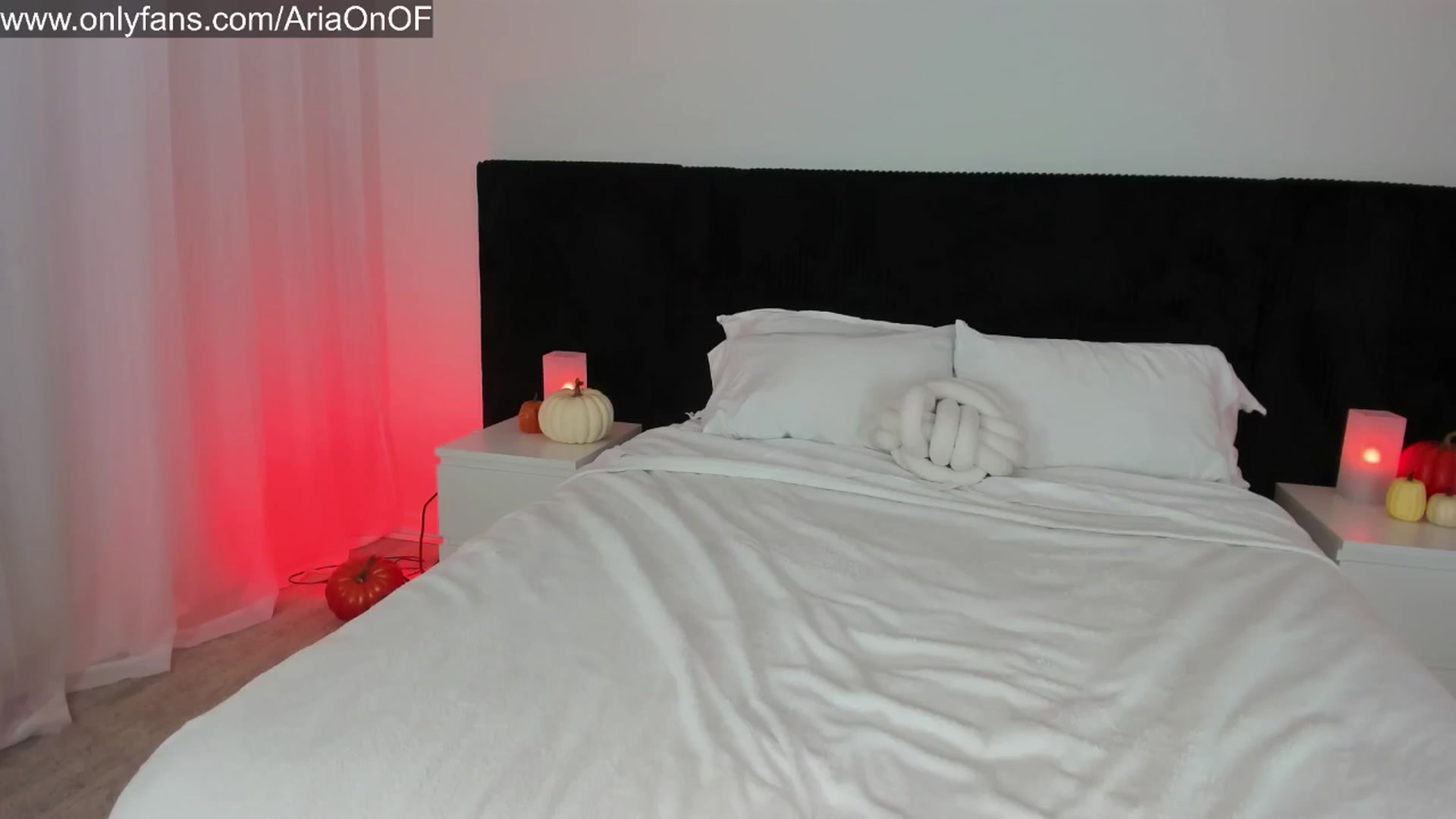 Gallery image thumbnail from ARIAllure's myfreecams stream on, 10/20/2025, 01:29 image 19 of 20