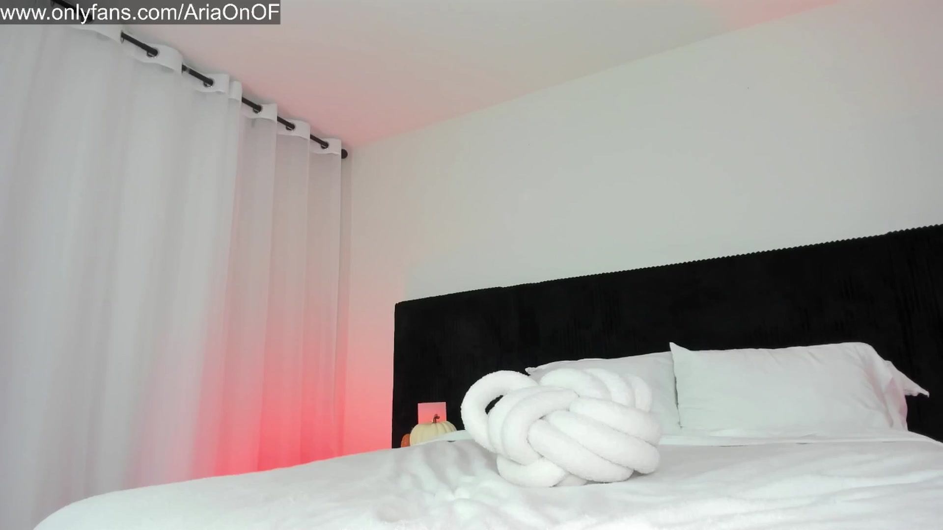 Gallery image thumbnail from ARIAllure's myfreecams stream on, 10/20/2025, 01:29 image 14 of 20