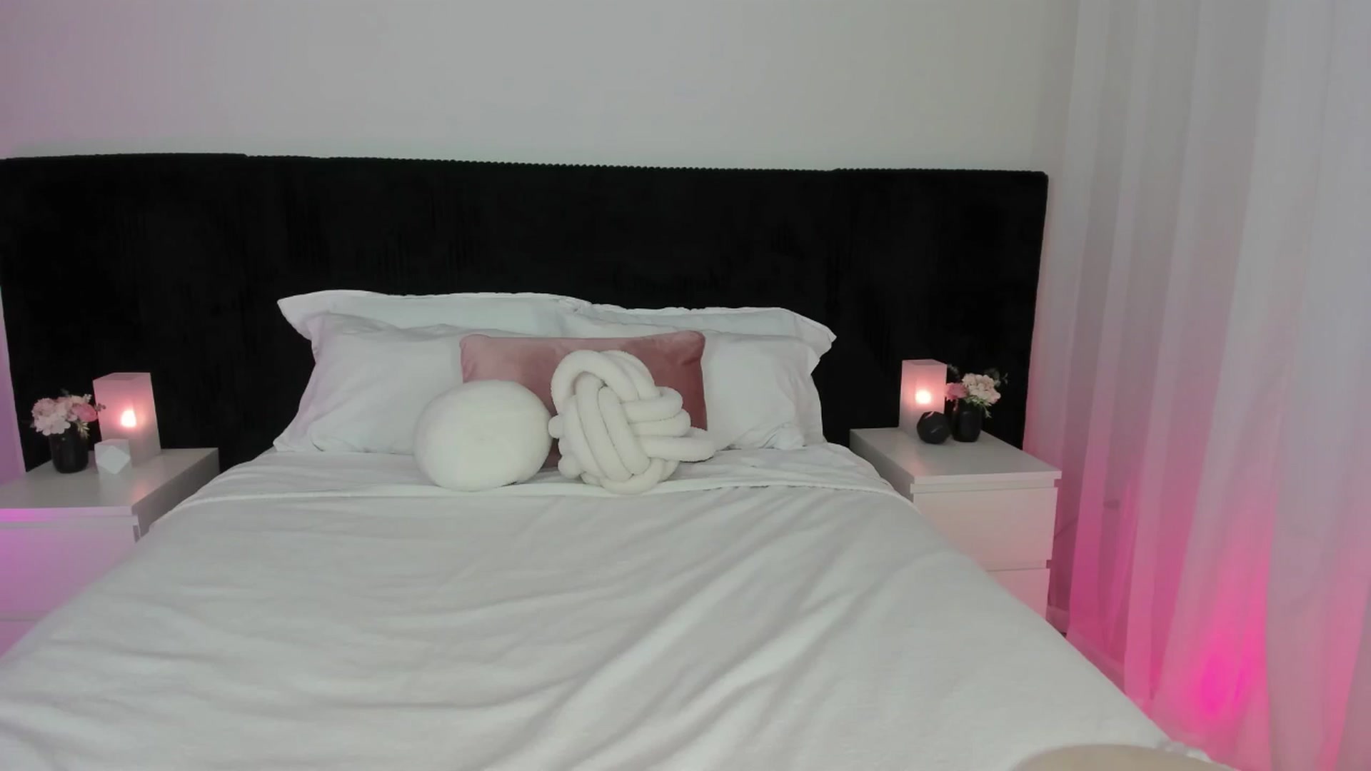 Gallery image thumbnail from ARIAllure's myfreecams stream on, 11/16/2025, 03:44 image 20 of 20