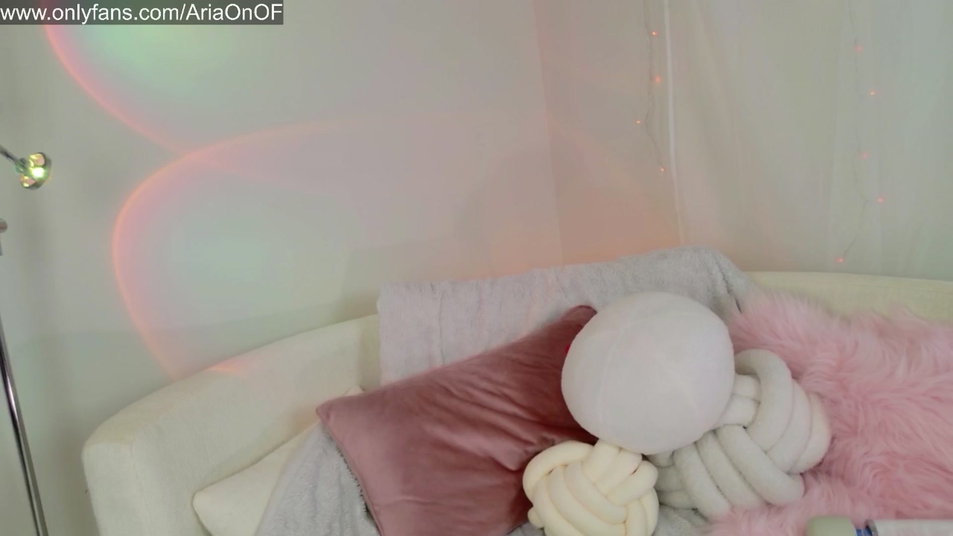 Gallery image thumbnail from ARIAllure's myfreecams stream on, 12/08/2025, 03:59 image 10 of 20