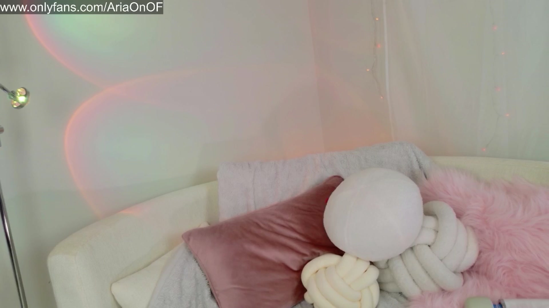 Gallery image thumbnail from ARIAllure's myfreecams stream on, 12/08/2025, 03:59 image 9 of 20