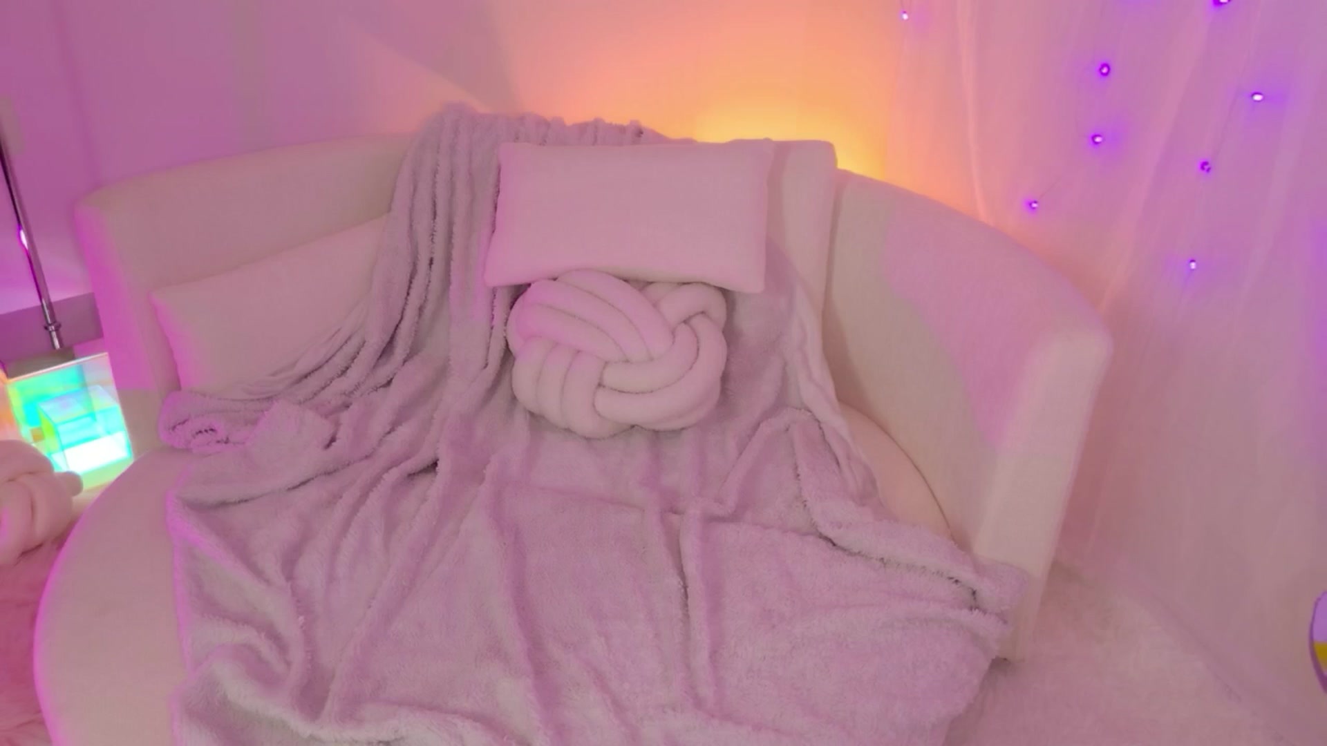Gallery image thumbnail from ARIAllure's myfreecams stream on, 01/11/2026, 04:28 image 18 of 20