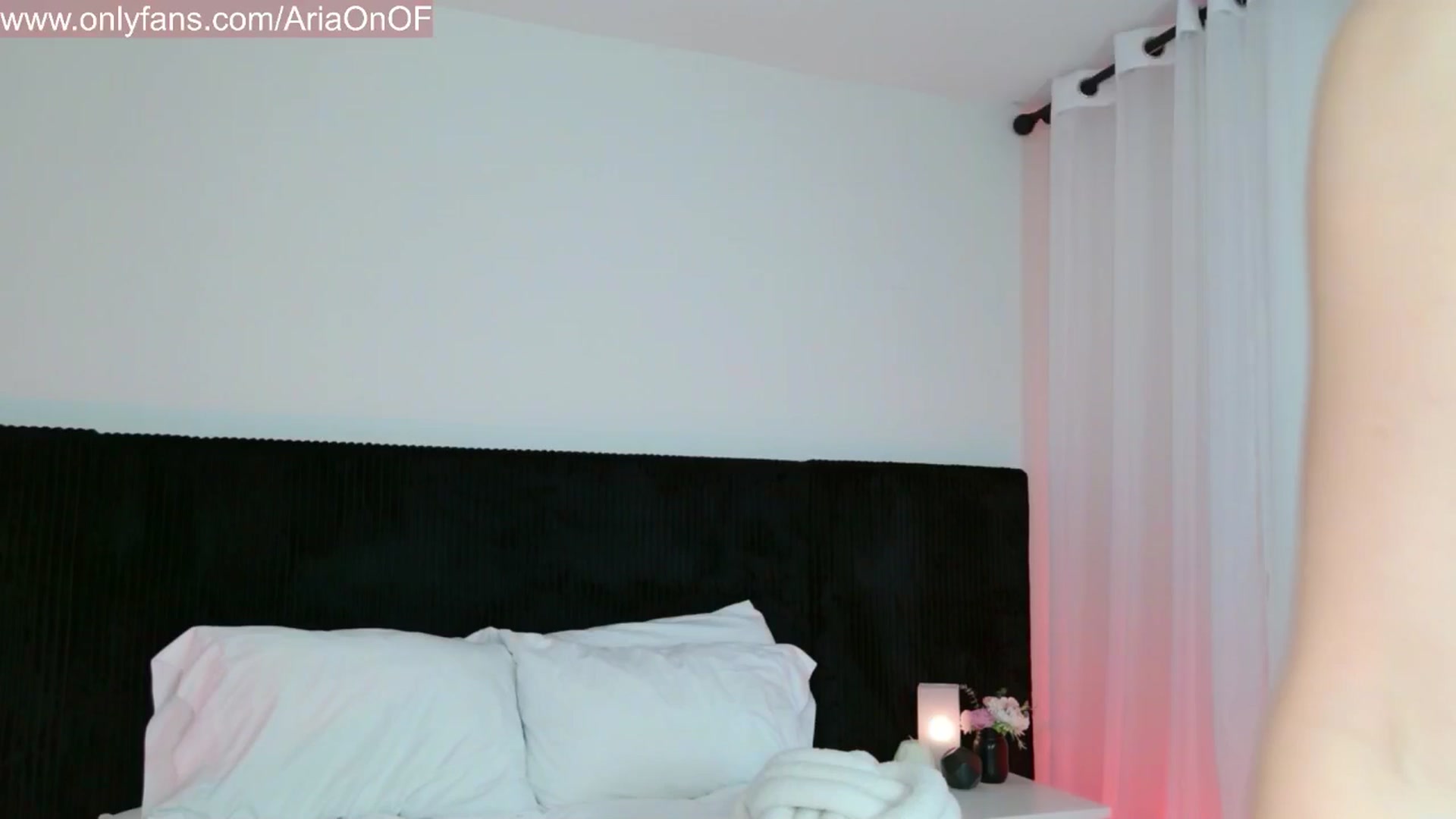 Gallery image thumbnail from ARIAllure's myfreecams stream on, 01/25/2026, 03:49 image 18 of 20