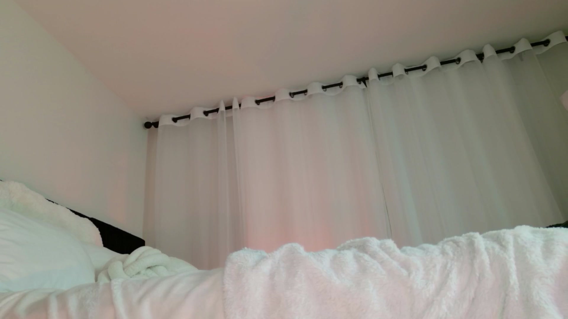 Gallery image thumbnail from ARIAllure's myfreecams stream on, 03/16/2026, 03:13 image 13 of 20