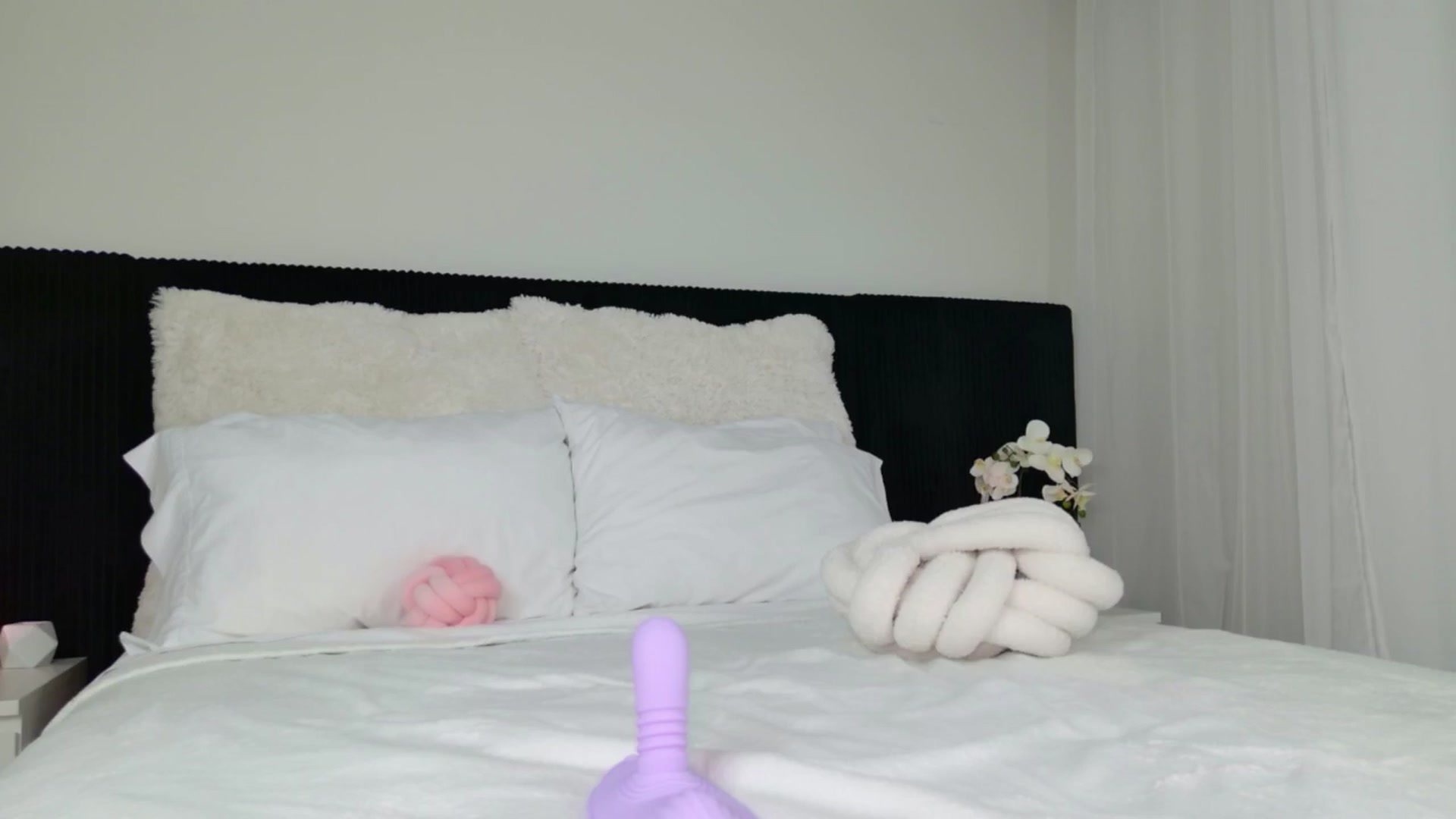 Gallery image thumbnail from ARIAllure's myfreecams stream on, 03/25/2026, 04:08 image 18 of 20
