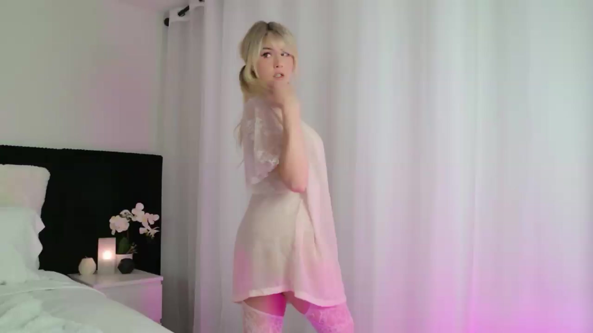 Gallery image thumbnail from ARIAllure's myfreecams stream on, 06/04/2026, 24:00 image 5 of 20