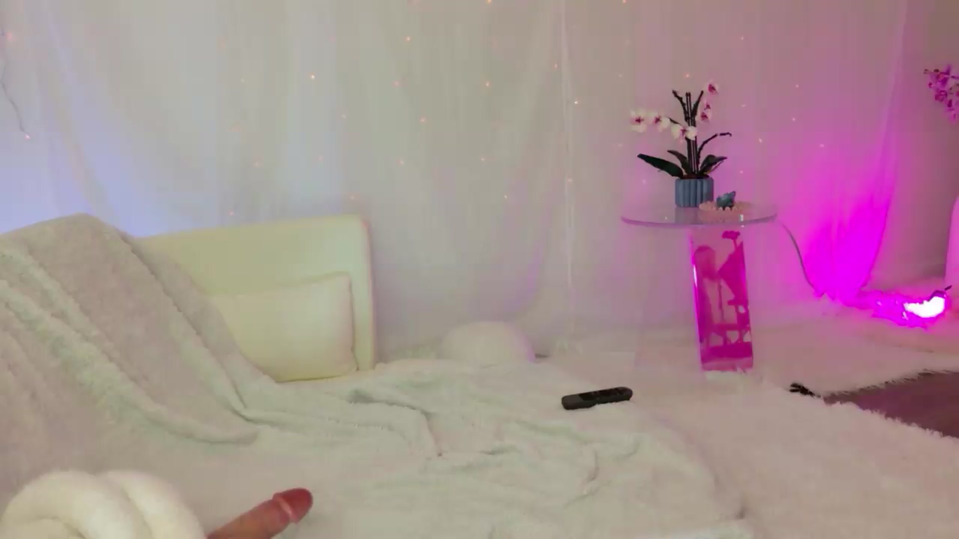 Gallery image thumbnail from ARIAllure's myfreecams stream on, 06/07/2026, 02:10 image 19 of 20