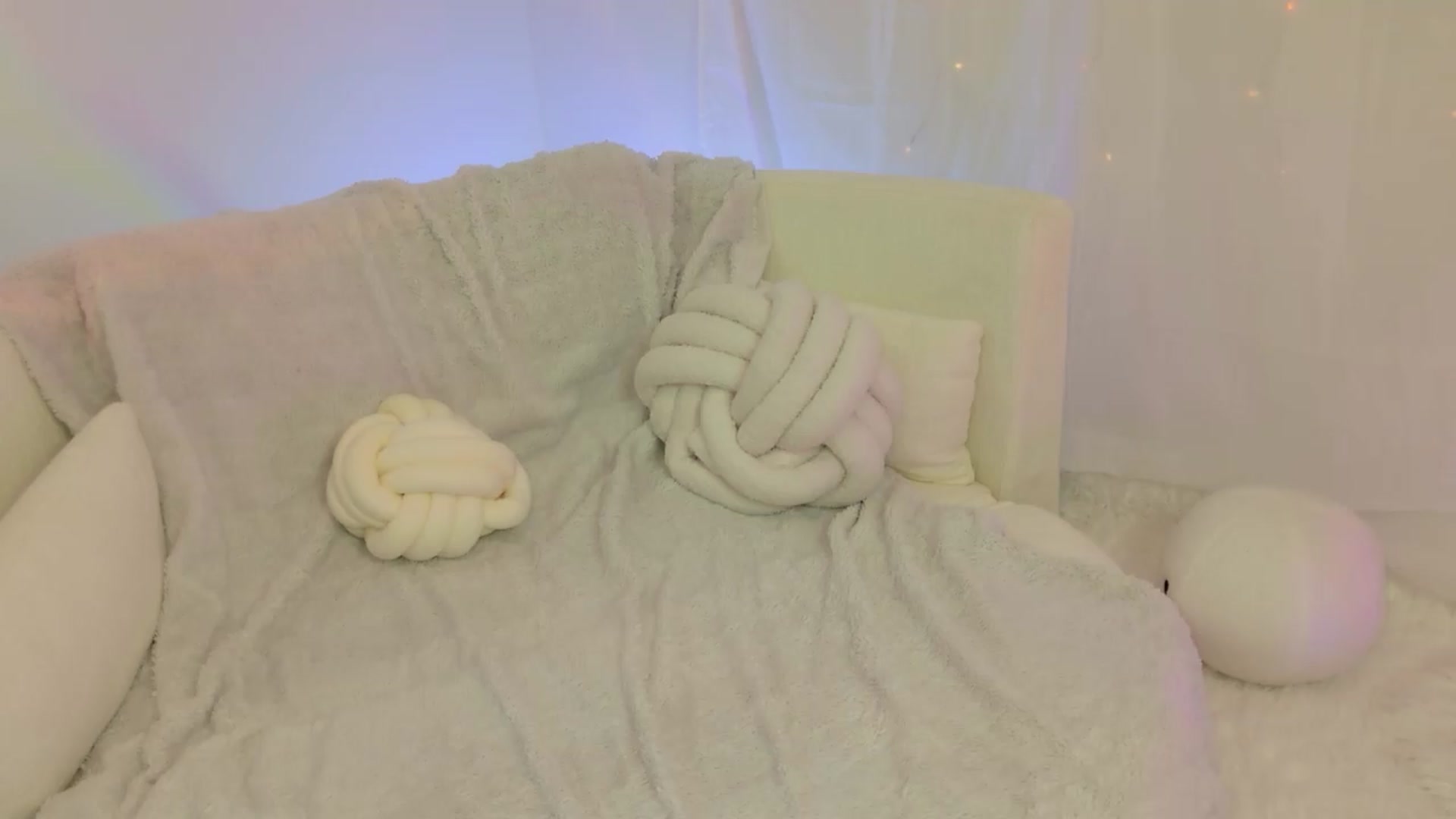 Gallery image thumbnail from ARIAllure's myfreecams stream on, 06/07/2026, 02:10 image 8 of 20