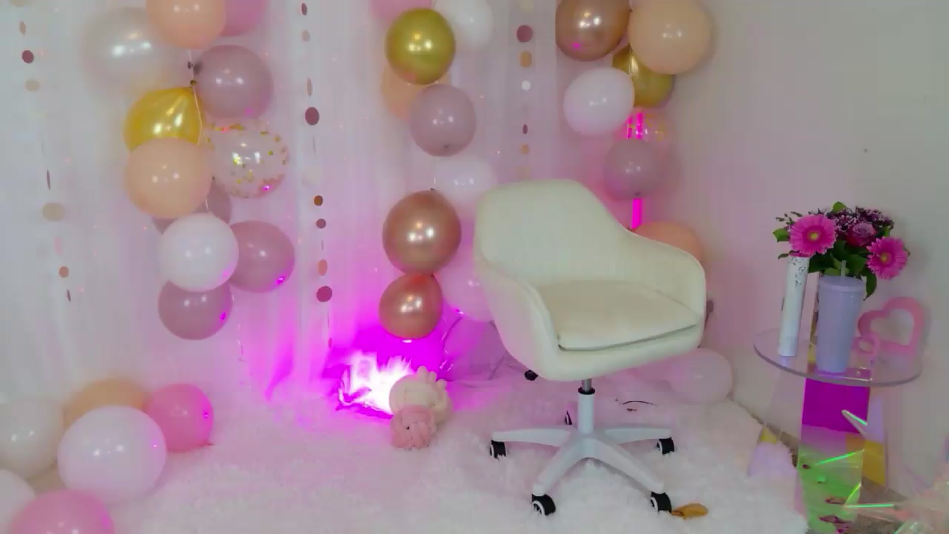 Gallery image thumbnail from ARIAllure's myfreecams stream on, 06/10/2026, 01:28 image 10 of 20