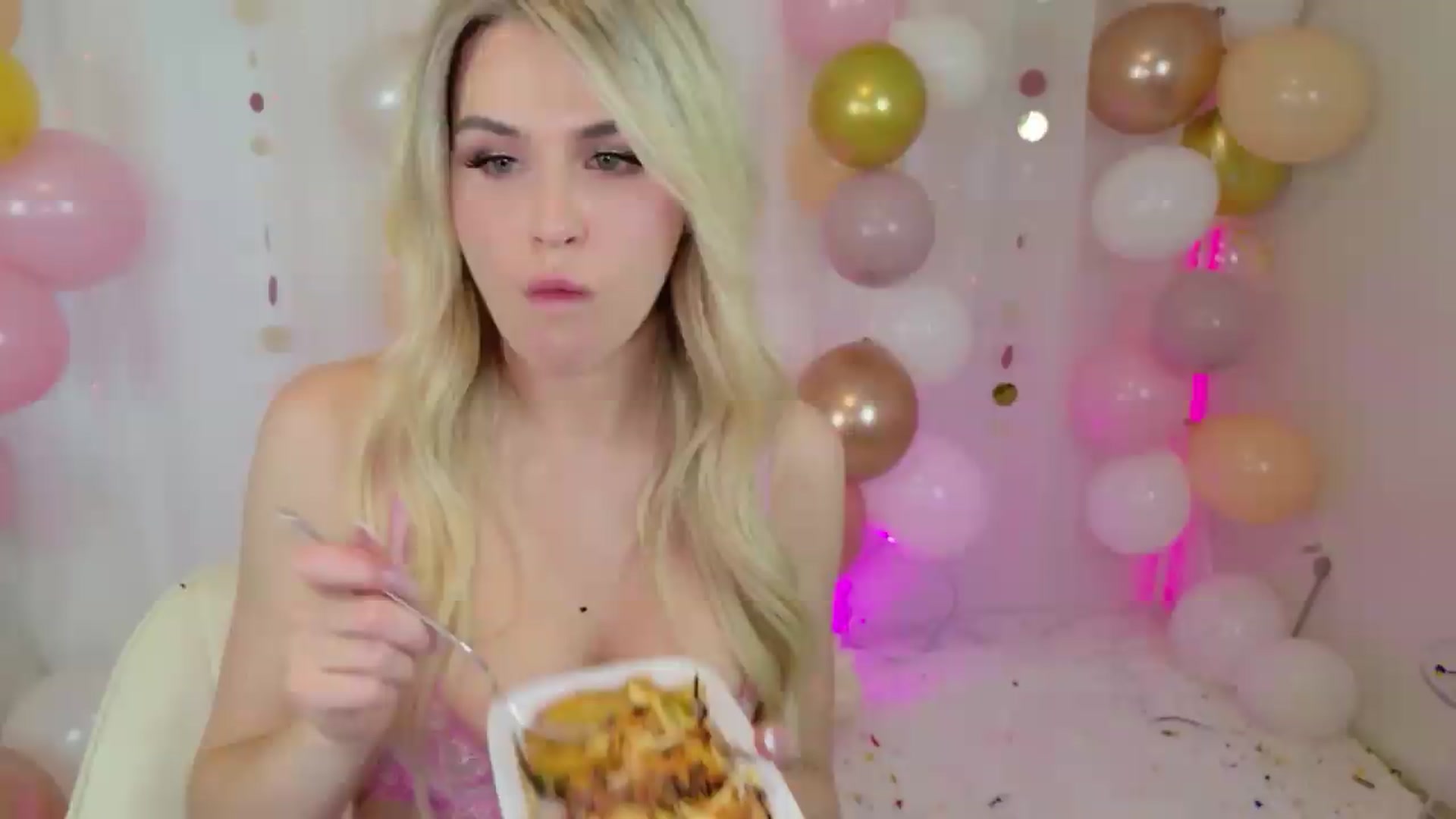 Gallery image thumbnail from ARIAllure's myfreecams stream on, 06/10/2026, 01:28 image 18 of 20