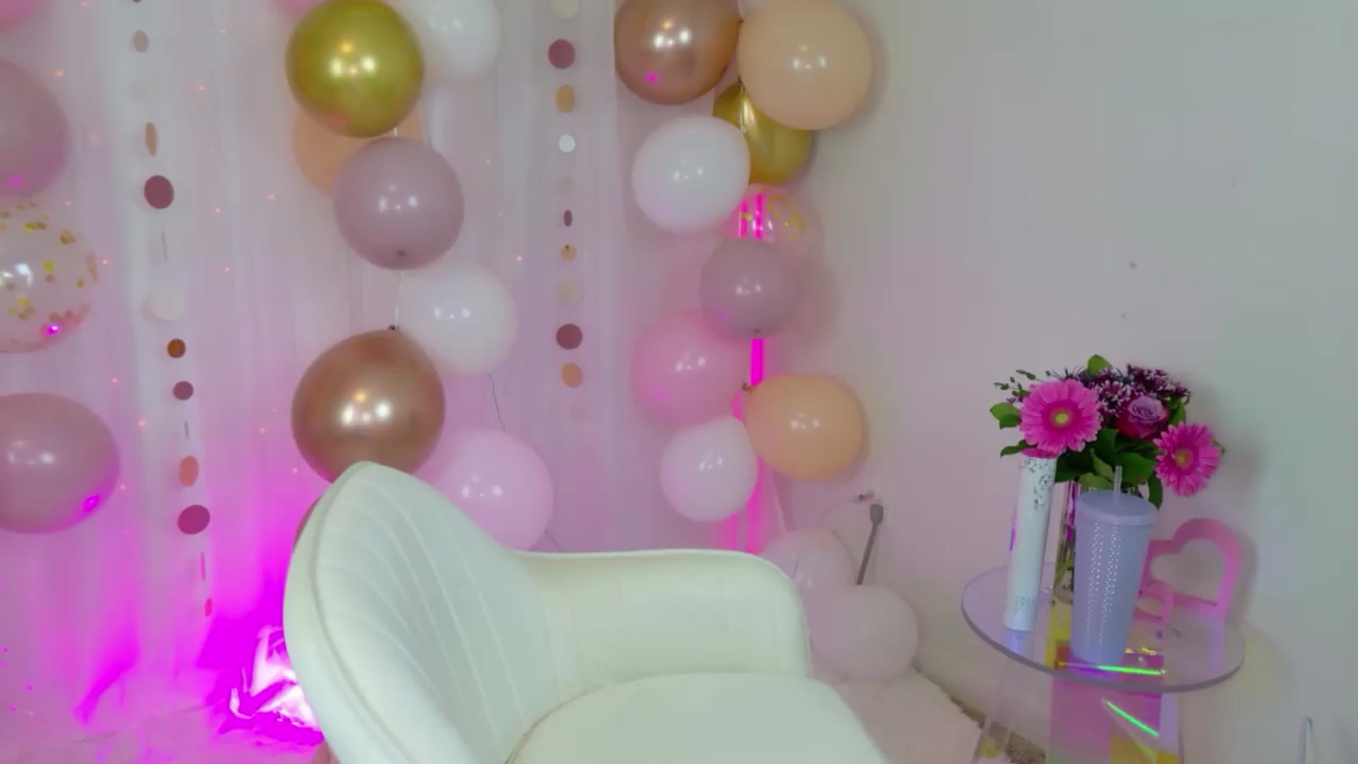 Gallery image thumbnail from ARIAllure's myfreecams stream on, 06/10/2026, 01:28 image 8 of 20