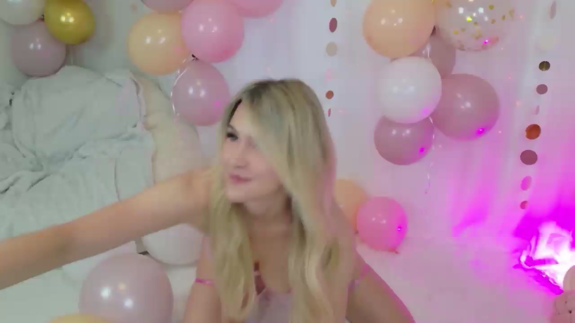 Gallery image thumbnail from ARIAllure's myfreecams stream on, 06/10/2026, 01:28 image 12 of 20