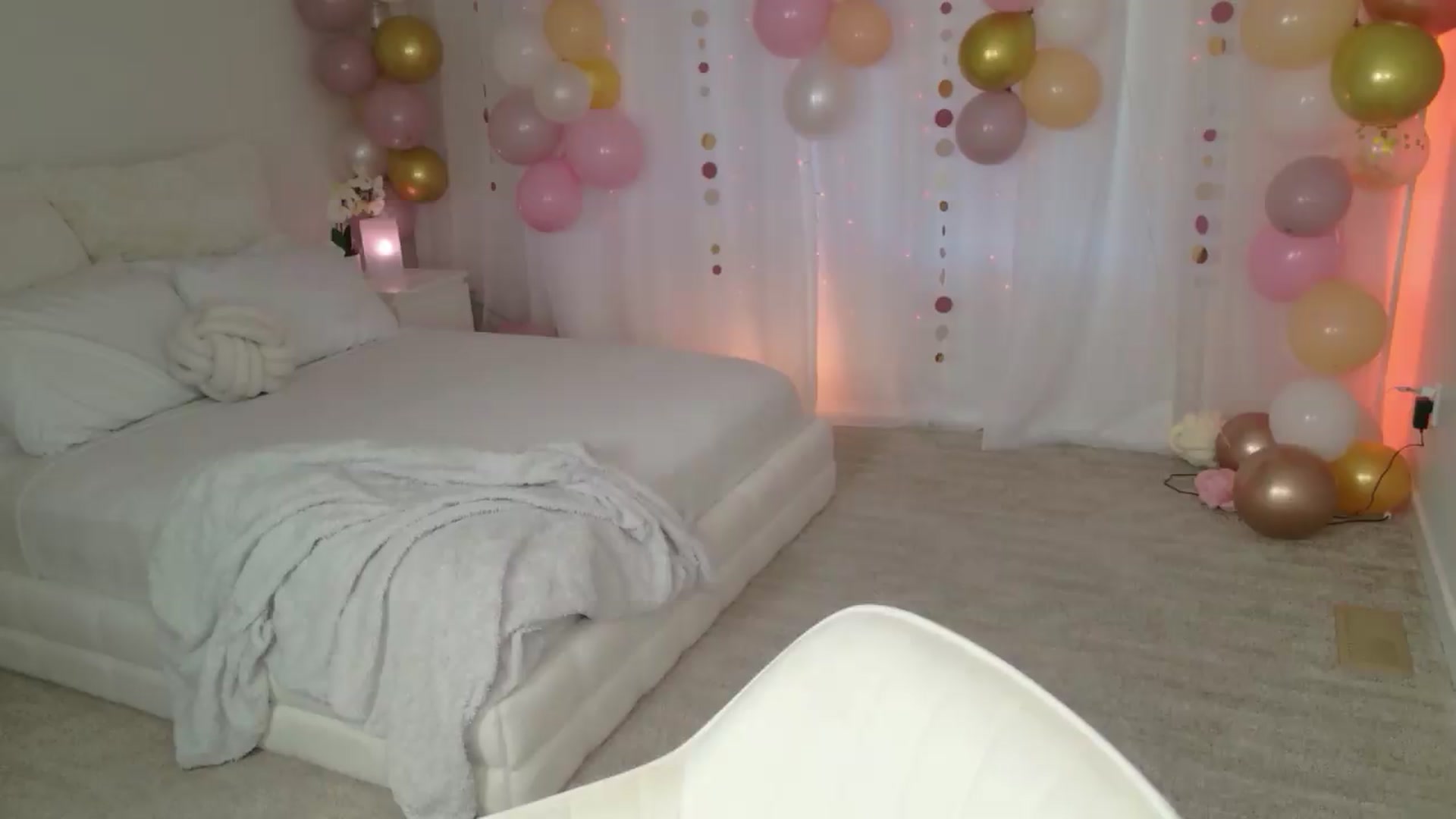 Gallery image thumbnail from ARIAllure's myfreecams stream on, 06/13/2026, 02:58 image 13 of 20