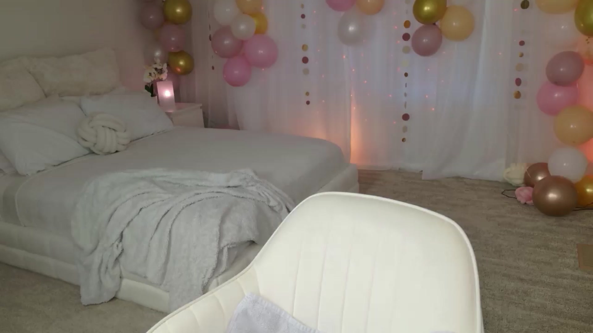 Gallery image thumbnail from ARIAllure's myfreecams stream on, 06/13/2026, 02:58 image 18 of 20