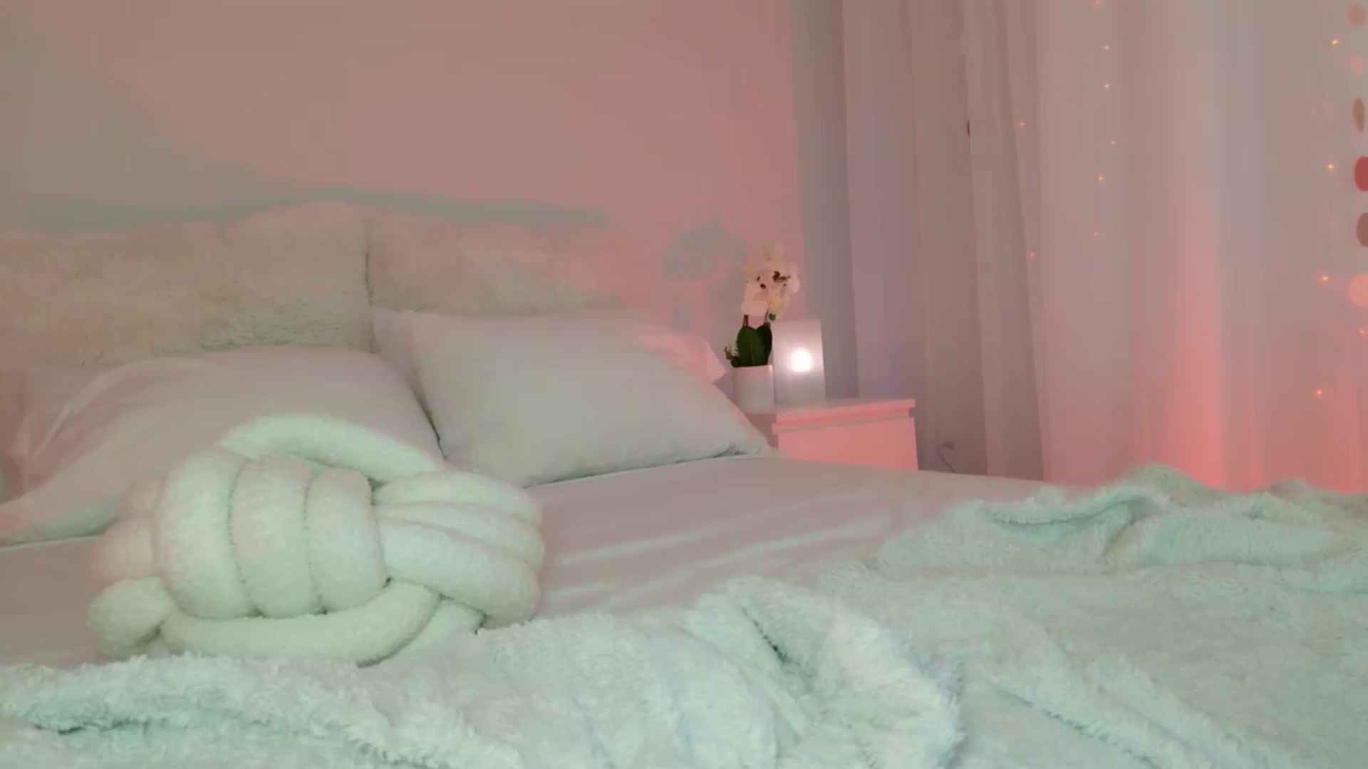 Gallery image thumbnail from ARIAllure's myfreecams stream on, 07/01/2026, 24:01 image 20 of 20
