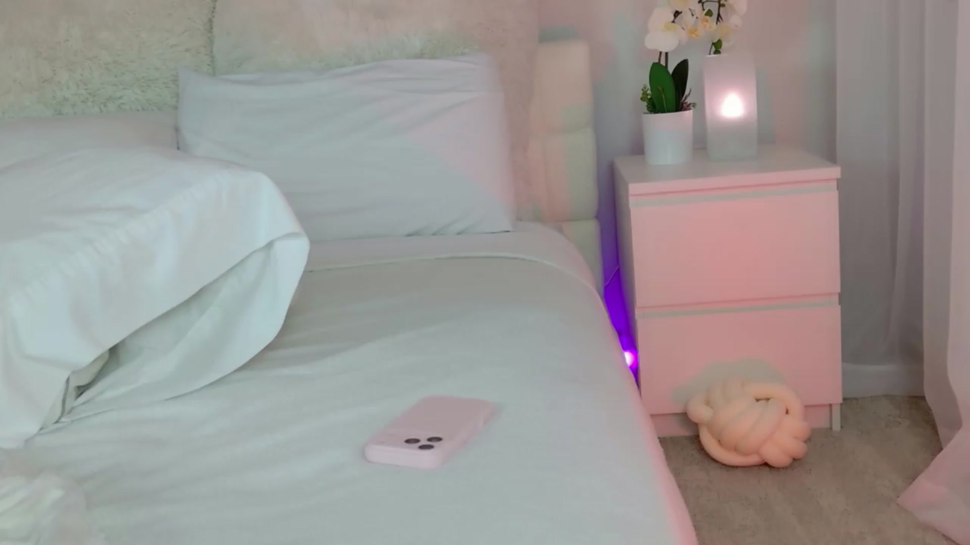 Gallery image thumbnail from ARIAllure's myfreecams stream on, 07/01/2026, 04:02 image 9 of 20