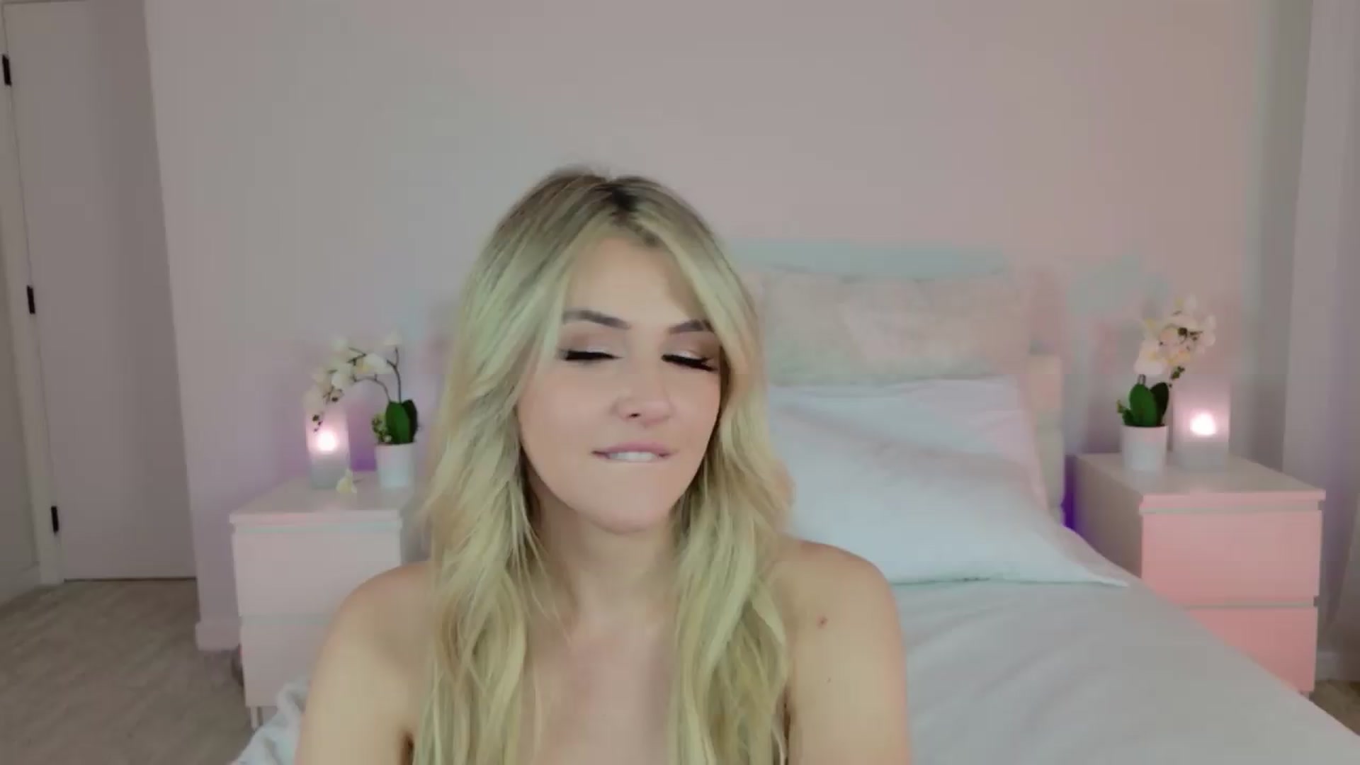 Gallery image thumbnail from ARIAllure's myfreecams stream on, 07/01/2026, 06:05 image 4 of 20