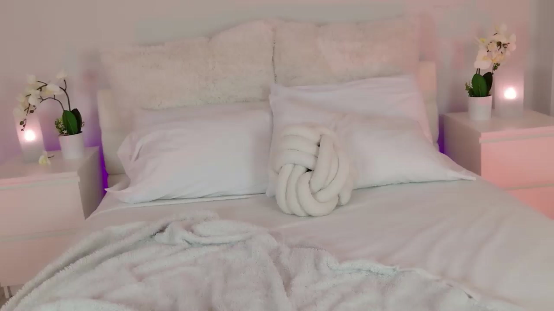 Gallery image thumbnail from ARIAllure's myfreecams stream on, 07/01/2026, 06:05 image 1 of 20