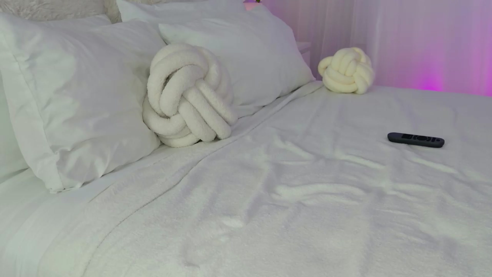 Gallery image thumbnail from ARIAllure's myfreecams stream on, 07/08/2026, 03:12 image 16 of 20