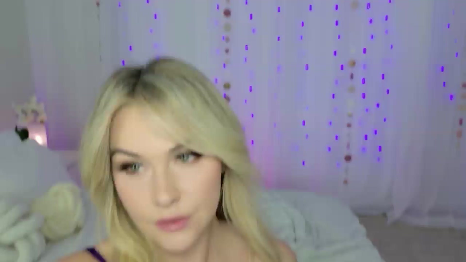 Gallery image thumbnail from ARIAllure's myfreecams stream on, 07/08/2026, 03:12 image 2 of 20
