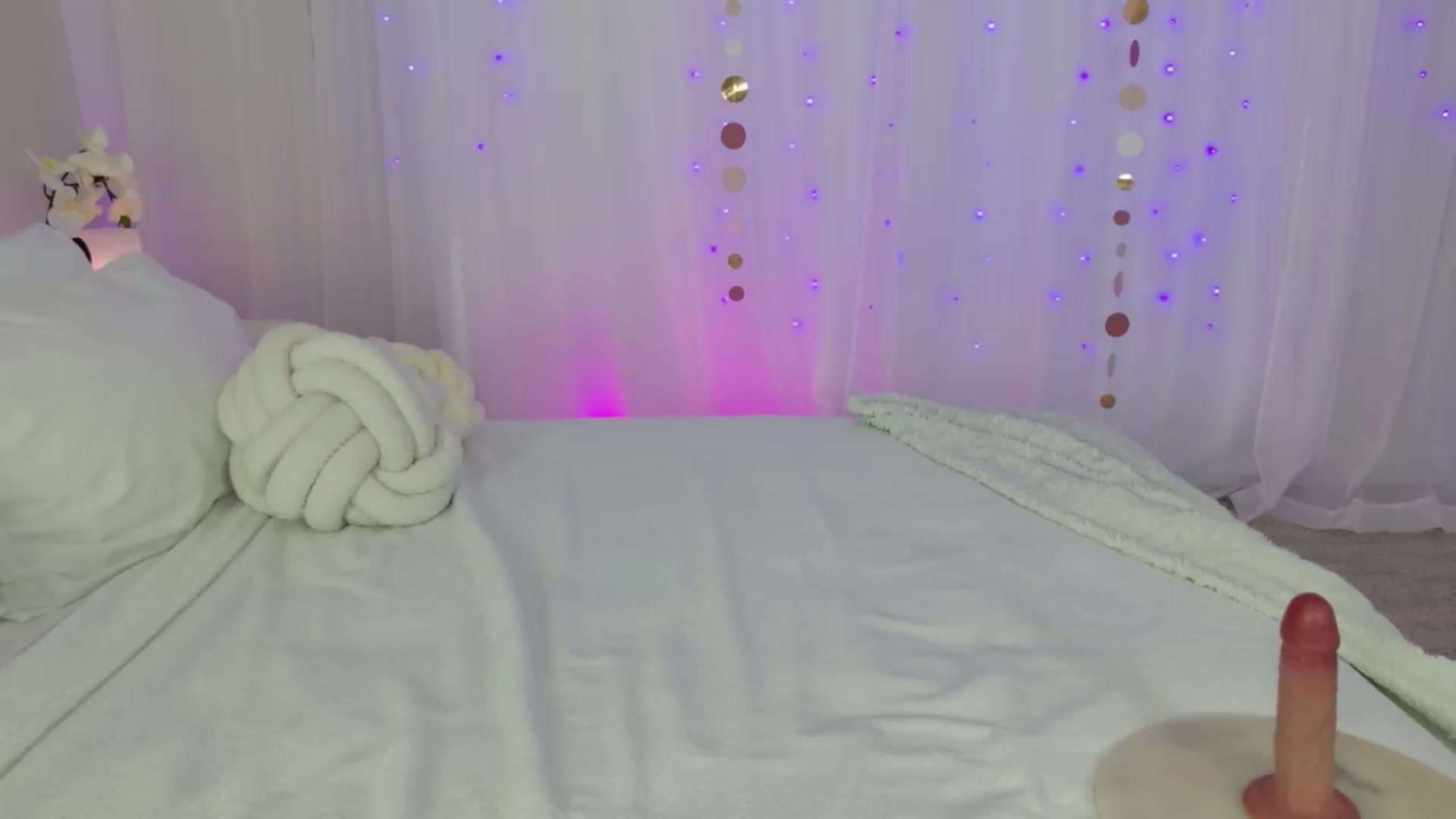 Gallery image thumbnail from ARIAllure's myfreecams stream on, 07/08/2026, 03:12 image 11 of 20