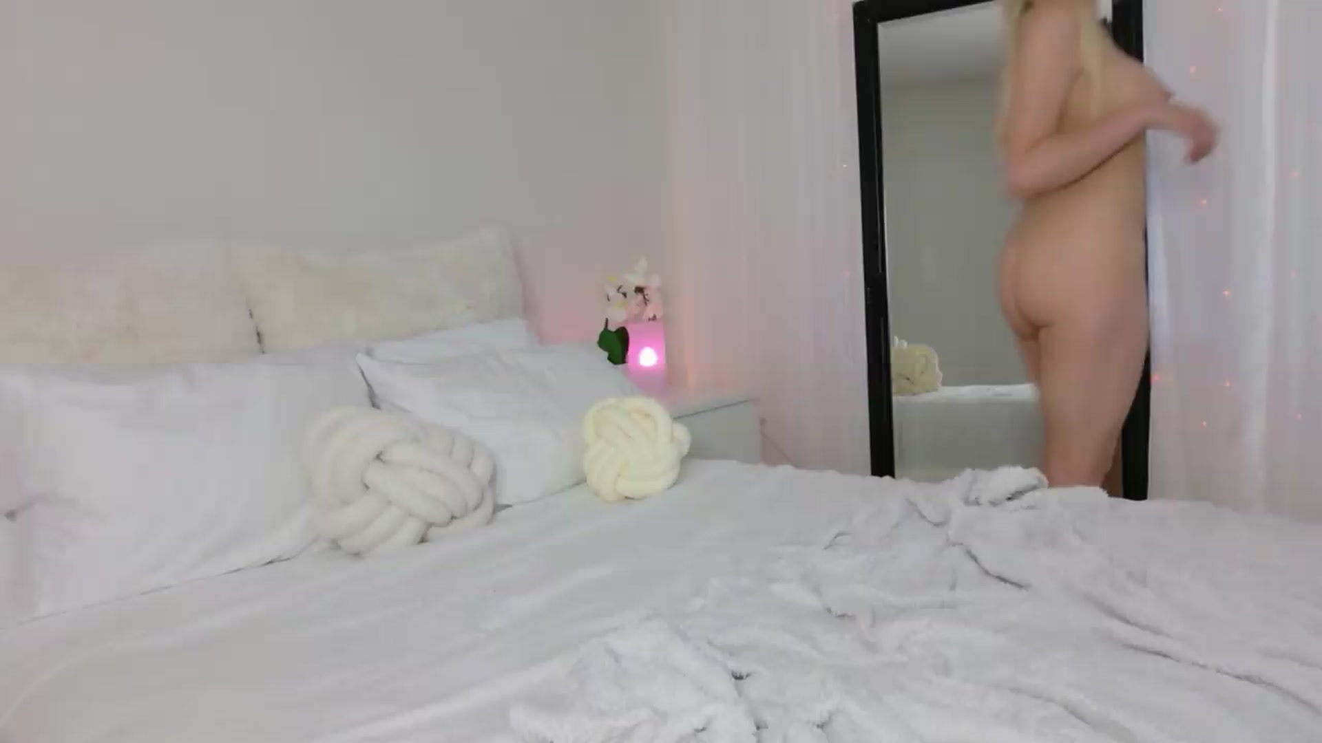 Gallery image thumbnail from ARIAllure's myfreecams stream on, 07/27/2026, 02:35 image 19 of 20