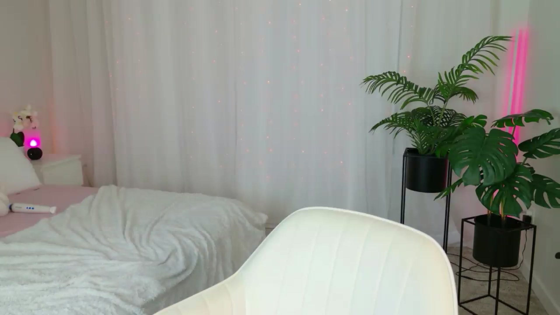 Gallery image thumbnail from ARIAllure's myfreecams stream on, 08/08/2026, 03:18 image 20 of 20