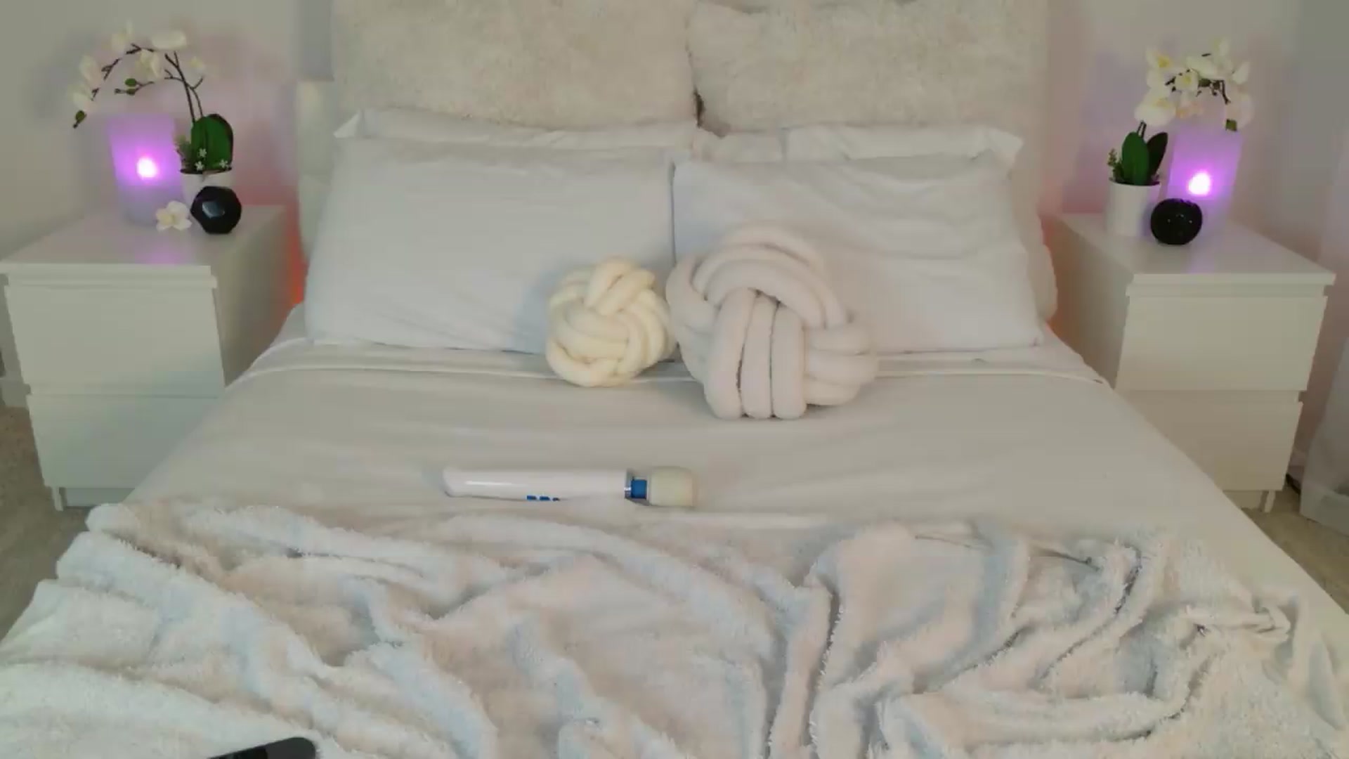 Gallery image thumbnail from ARIAllure's myfreecams stream on, 08/15/2026, 02:12 image 14 of 20