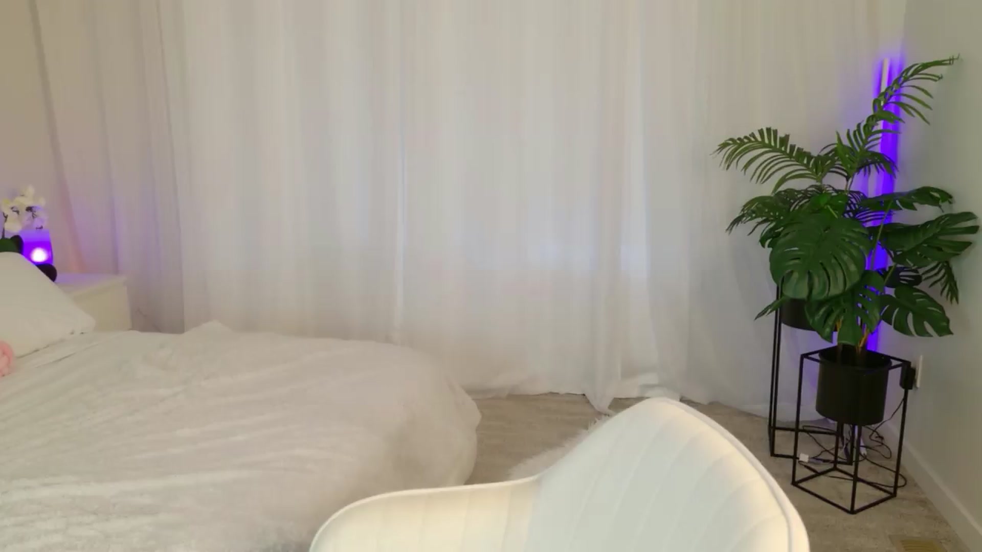 Gallery image thumbnail from ARIAllure's myfreecams stream on, 08/21/2026, 01:09 image 12 of 20