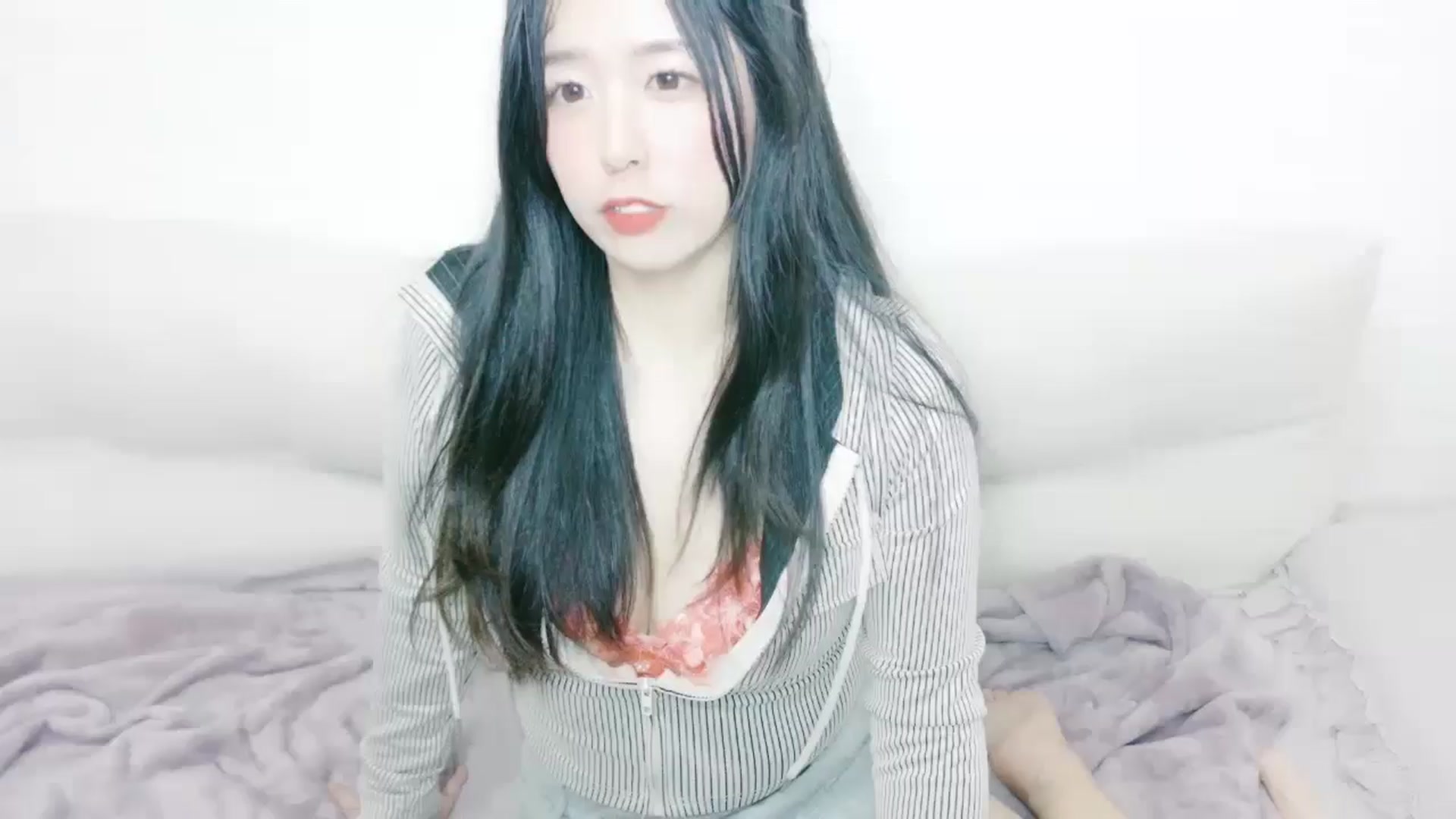 Gallery image thumbnail from ARISA_TANAKA's myfreecams stream on, 12/21/2024, 14:19 image 20 of 20
