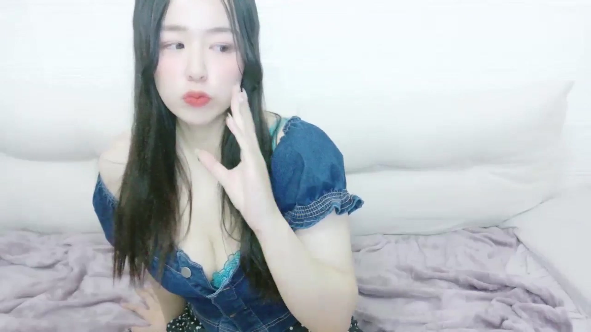 Gallery image thumbnail from ARISA_TANAKA's myfreecams stream on, 01/02/2025, 13:39 image 6 of 20