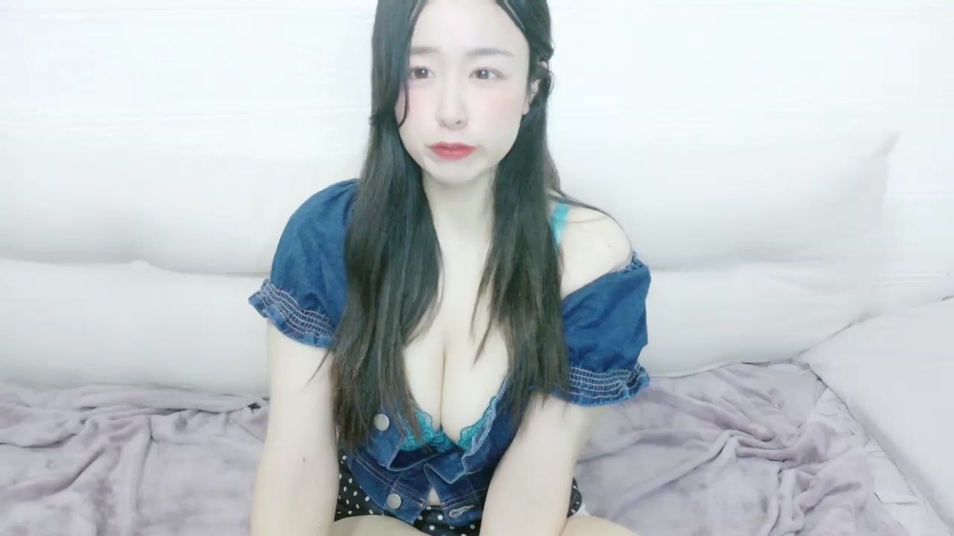 Gallery image thumbnail from ARISA_TANAKA's myfreecams stream on, 01/02/2025, 15:12 image 19 of 20