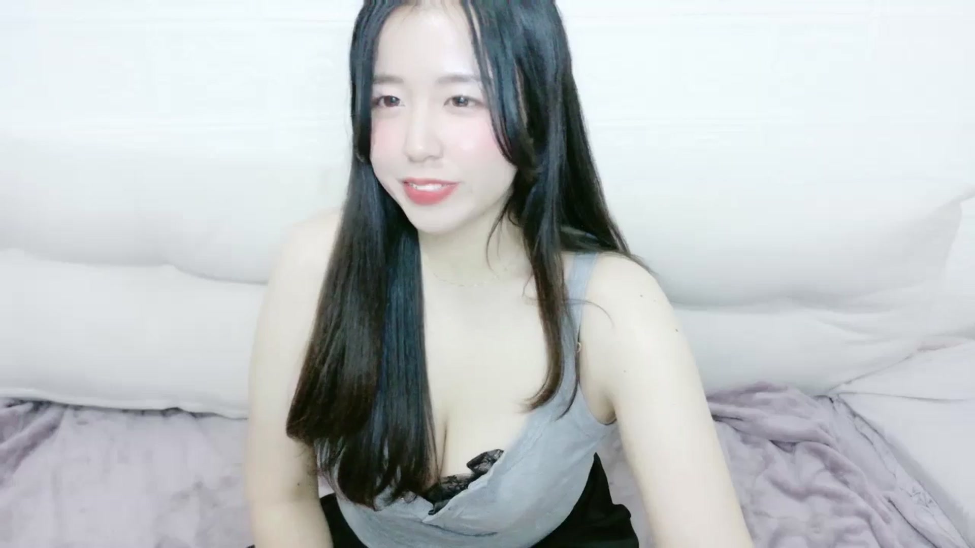 Gallery image thumbnail from ARISA_TANAKA's myfreecams stream on, 01/07/2025, 13:40 image 20 of 20