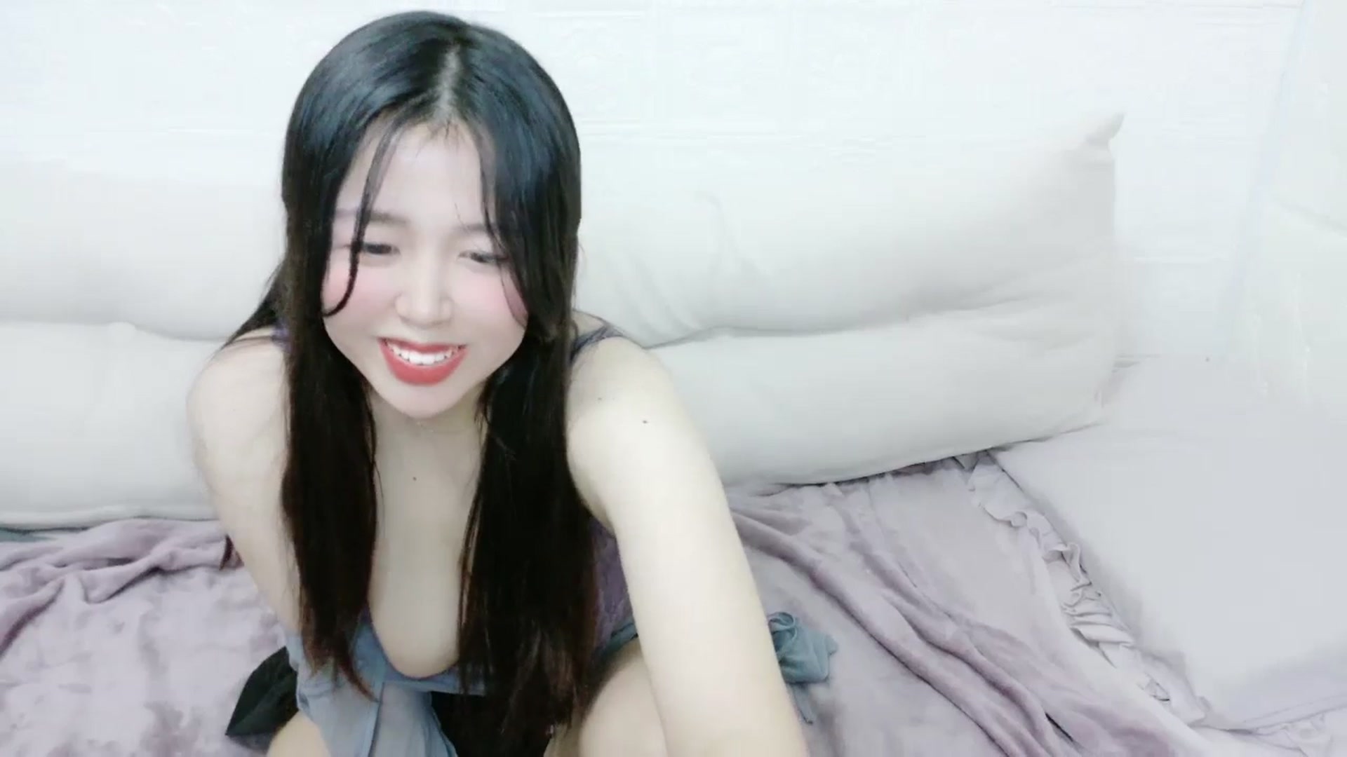 Gallery image thumbnail from ARISA_TANAKA's myfreecams stream on, 01/17/2025, 13:24 image 8 of 20