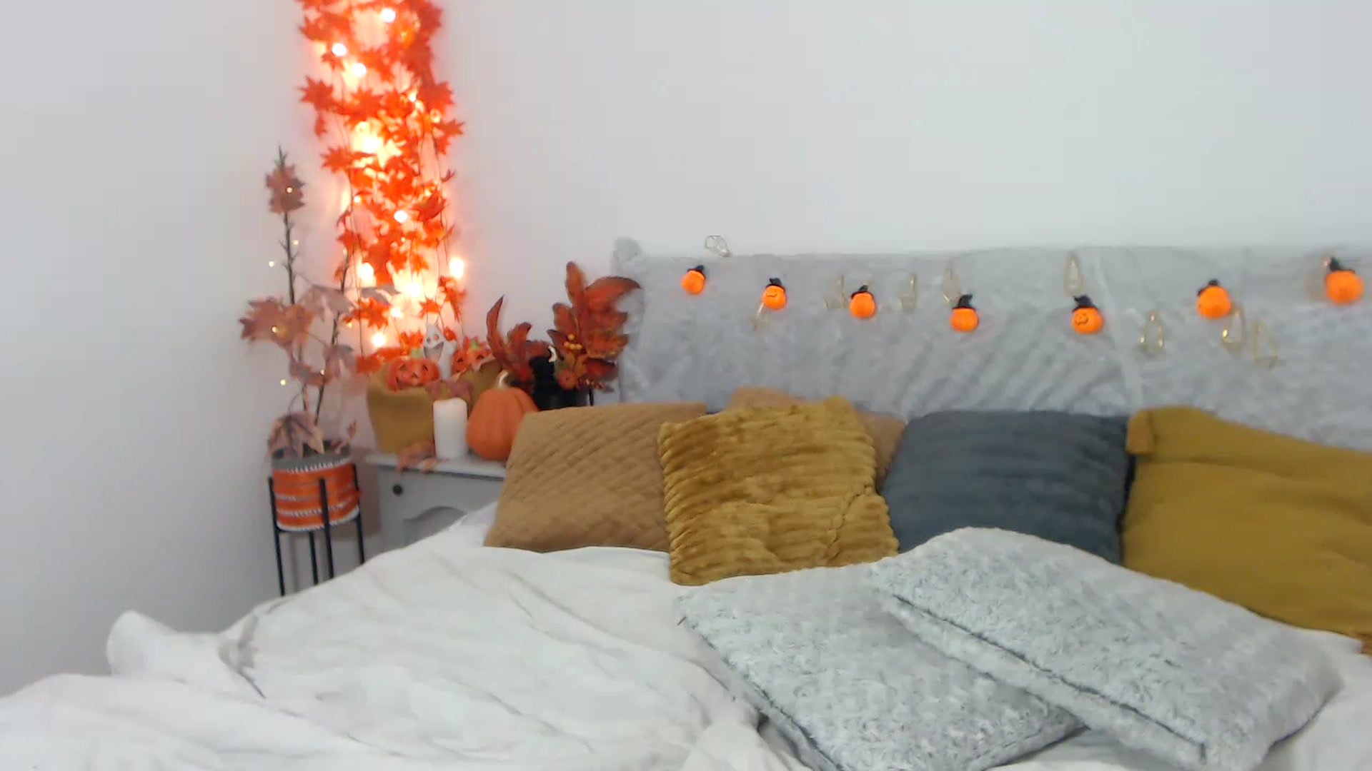Gallery image thumbnail from ASweetJessie's myfreecams stream on, 11/15/2022, 13:56 image 15 of 20