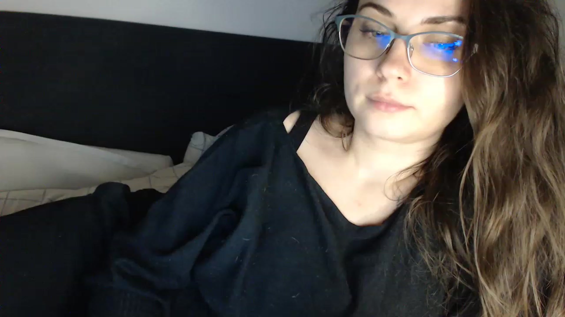 Gallery image thumbnail from ASweetJessie's myfreecams stream on, 11/22/2022, 16:21 image 3 of 20