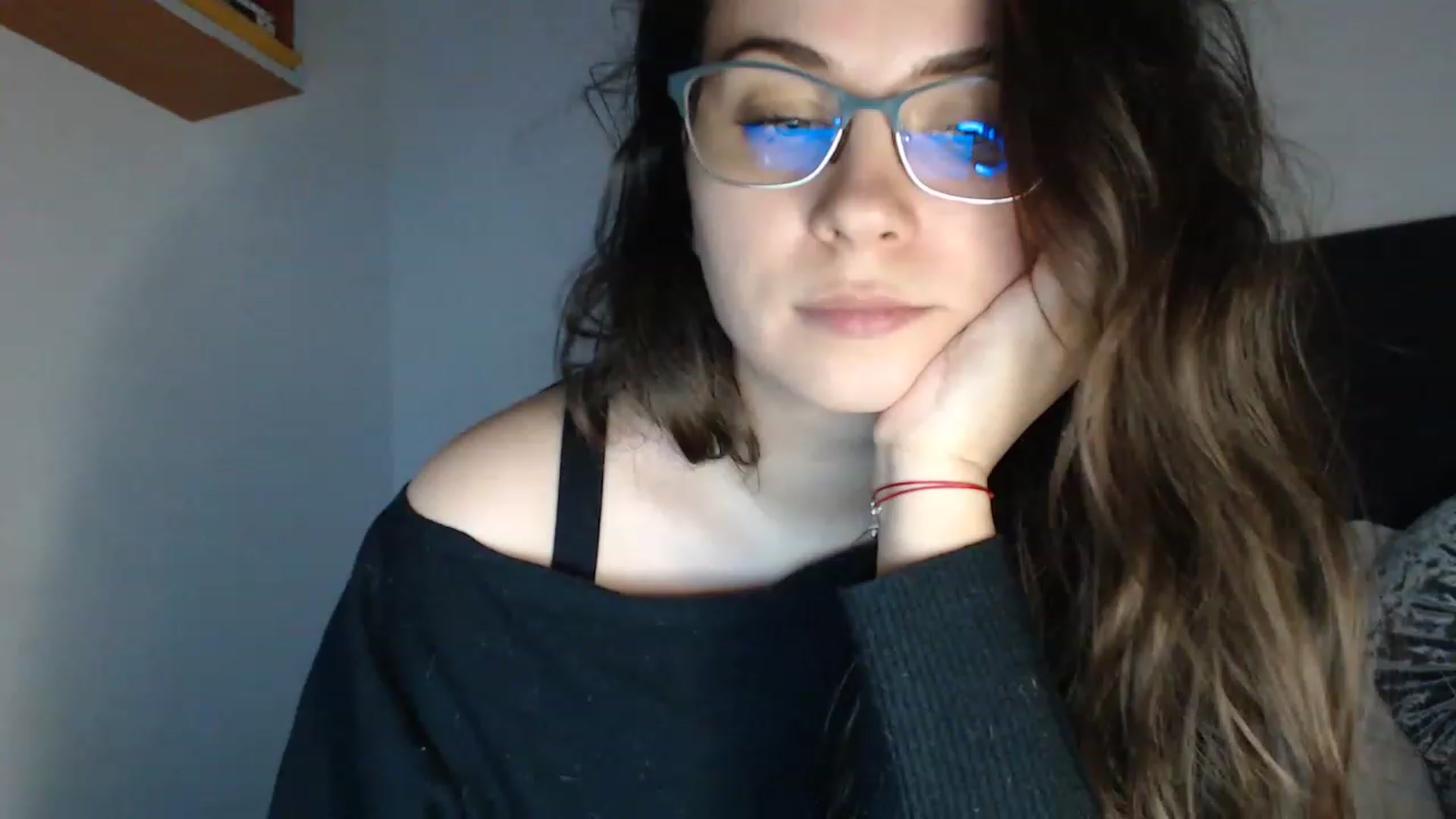 Gallery image thumbnail from ASweetJessie's myfreecams stream on, 11/22/2022, 16:21 image 19 of 20